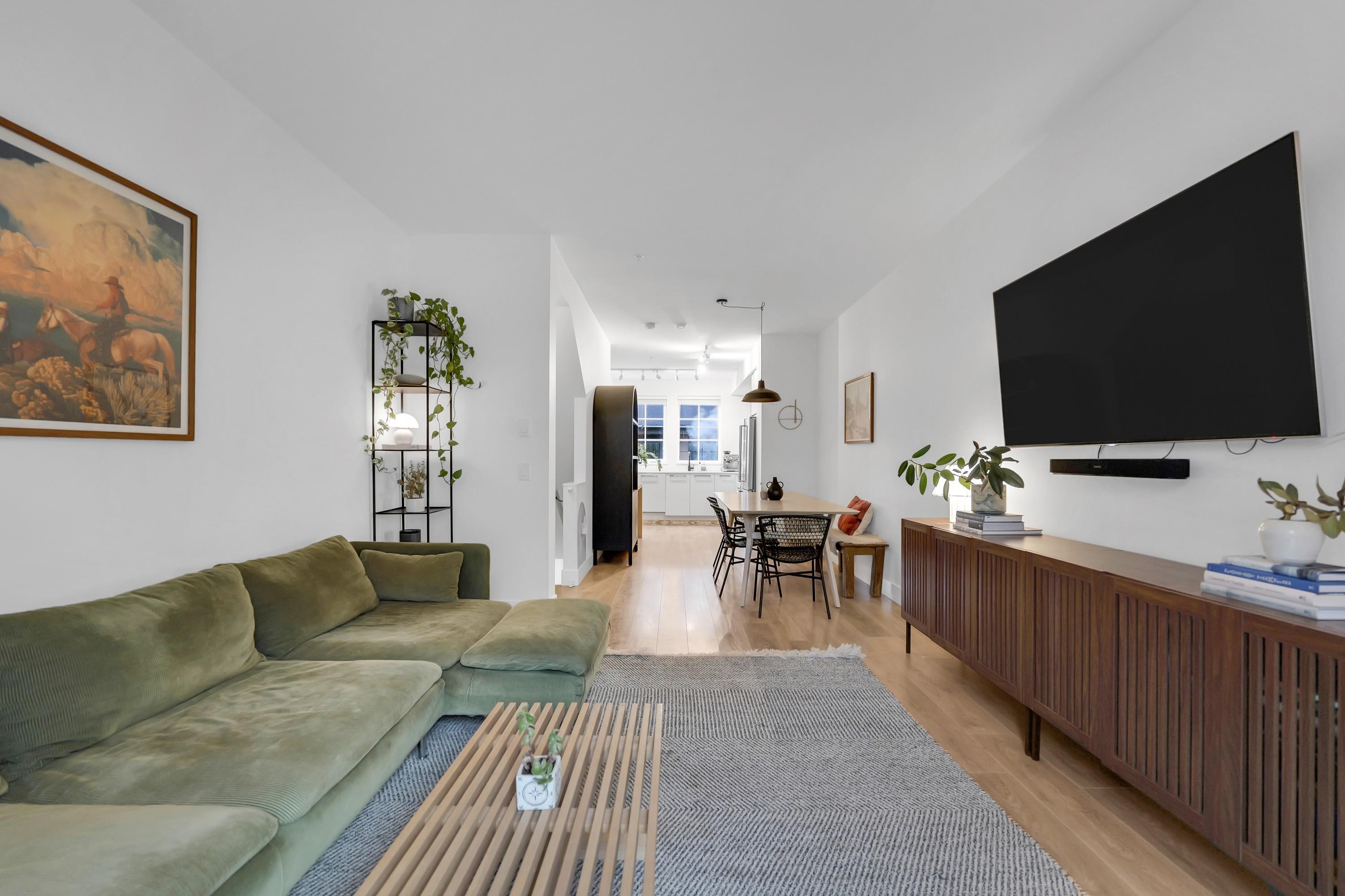 1379 MARINASIDE PLACE