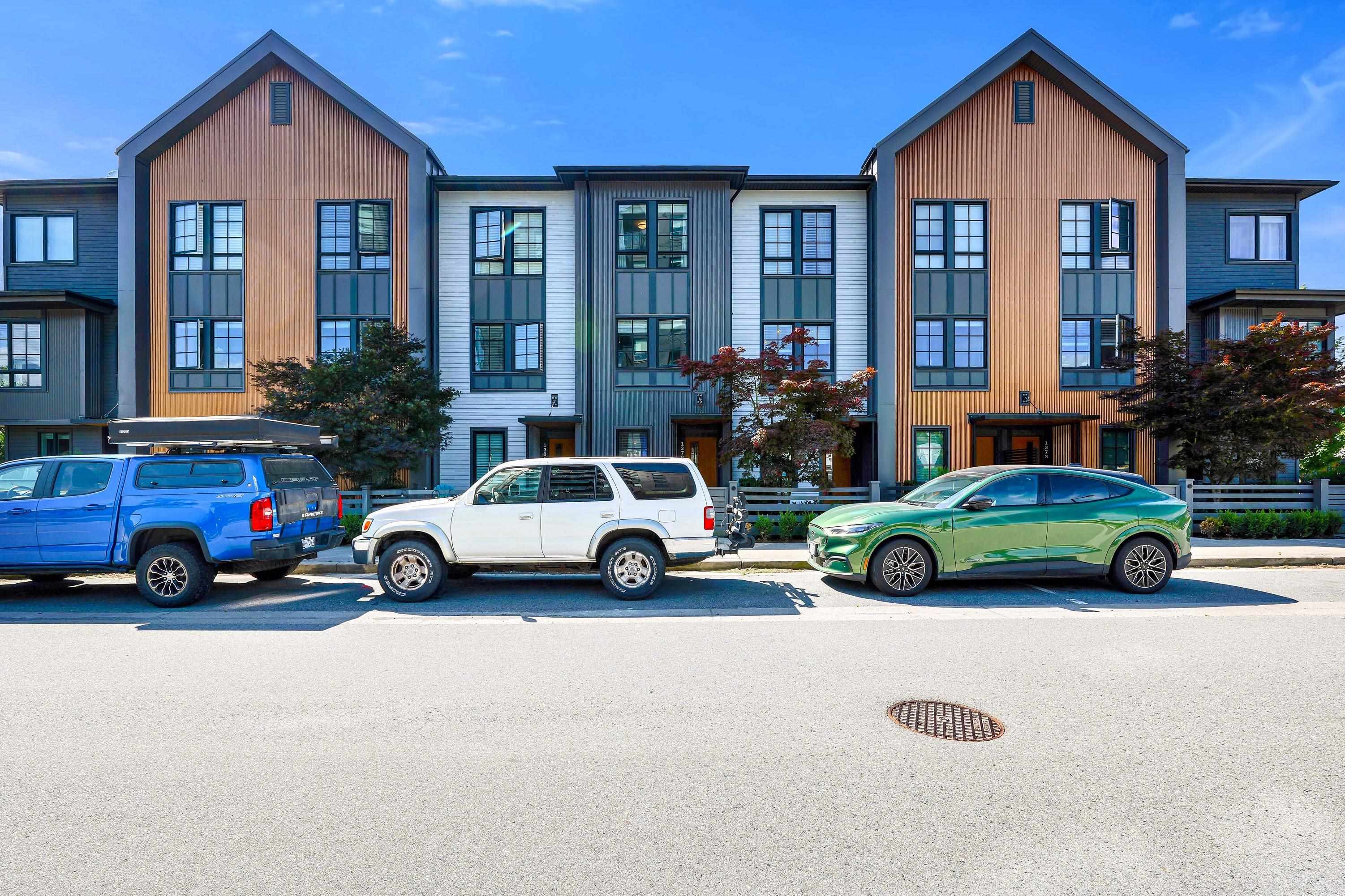 1379 MARINASIDE PLACE