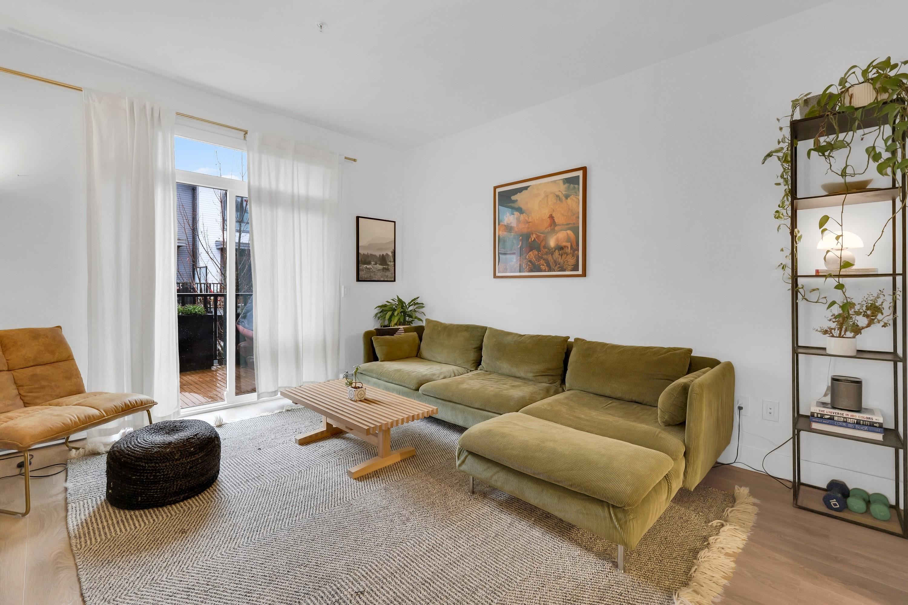 1379 MARINASIDE PLACE