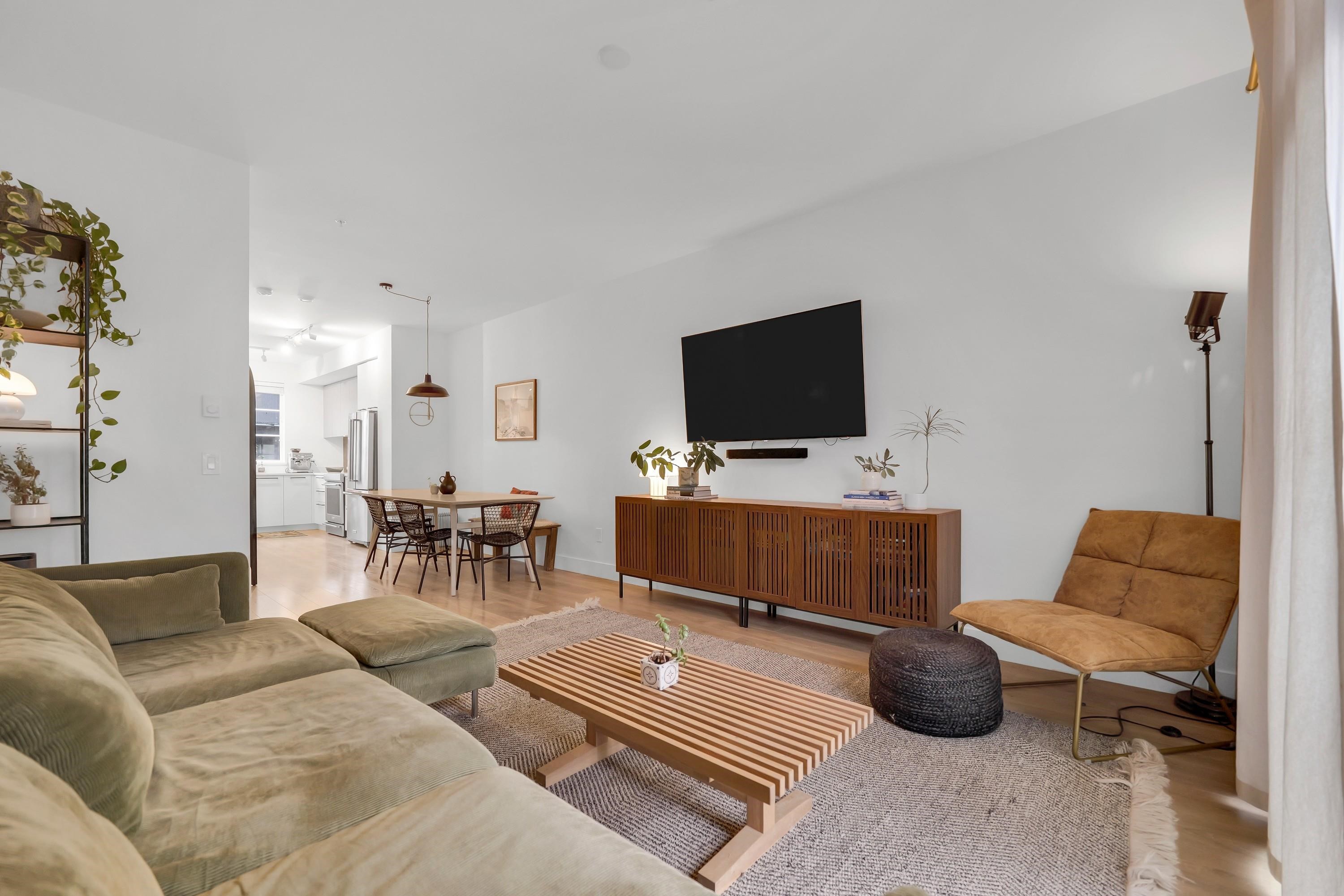 1379 MARINASIDE PLACE
