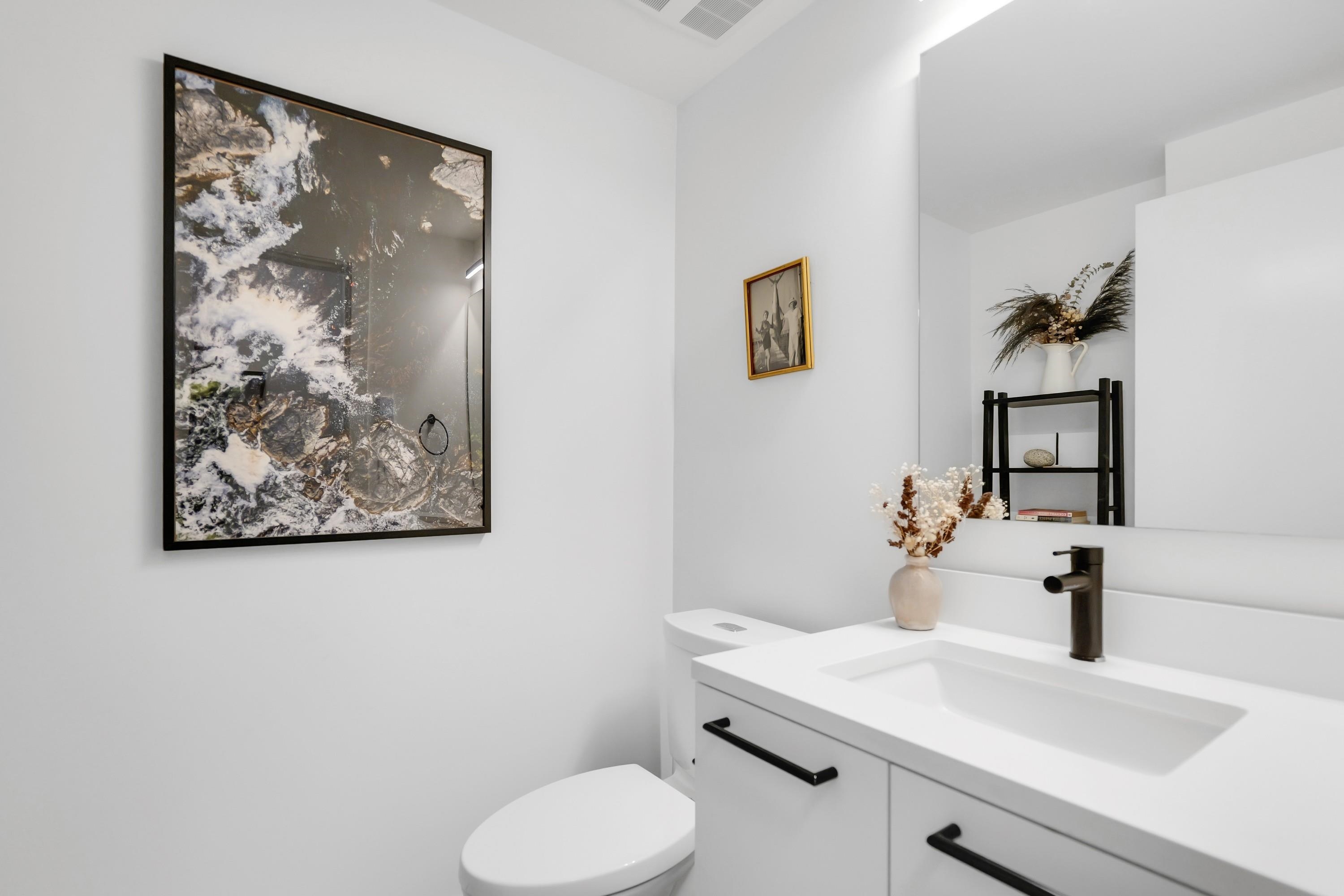1379 MARINASIDE PLACE