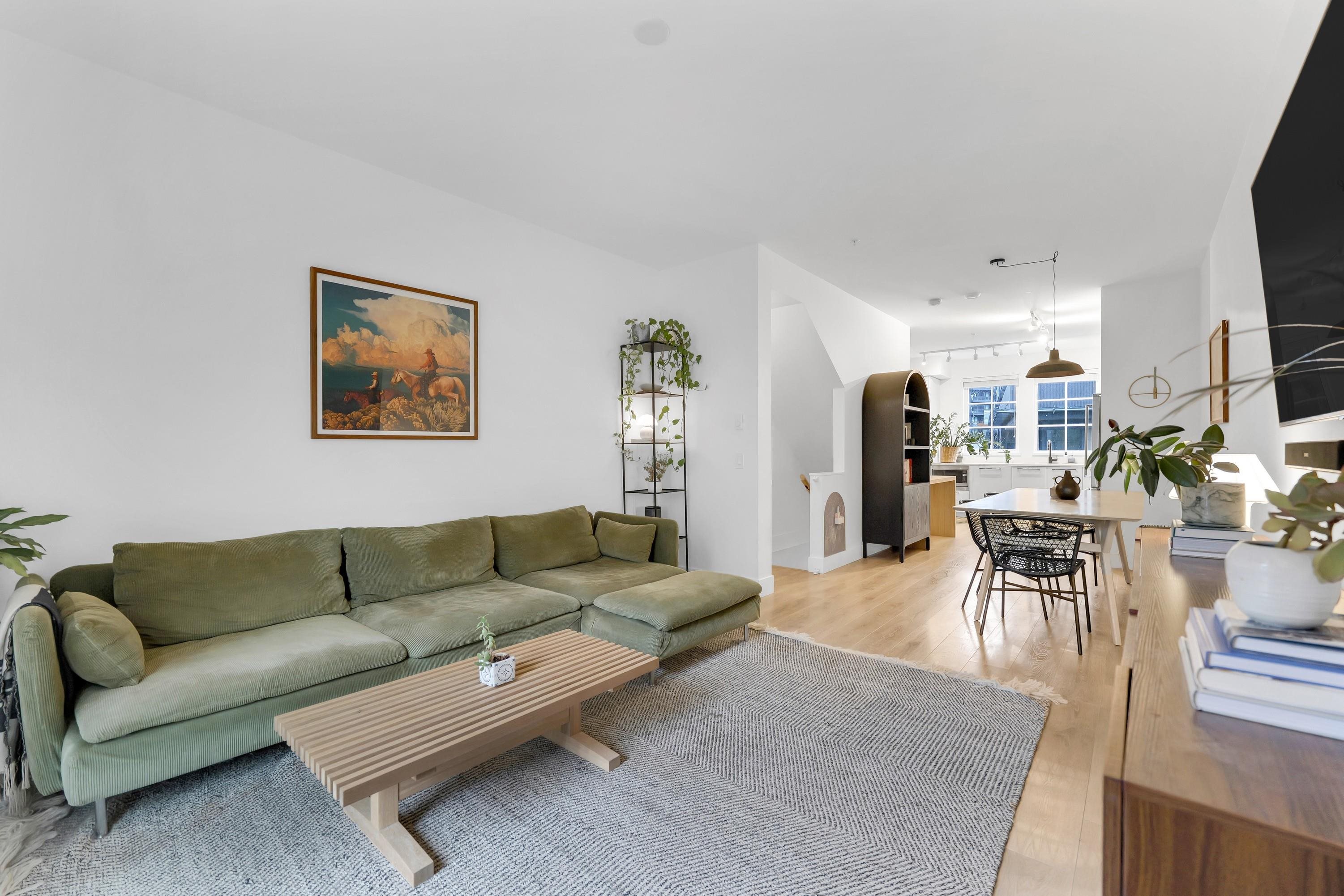1379 MARINASIDE PLACE