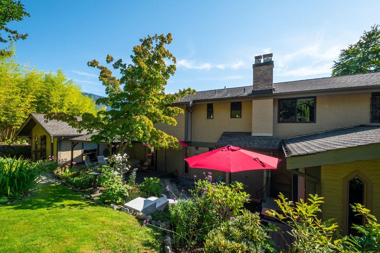 560 CRAIGMOHR DRIVE