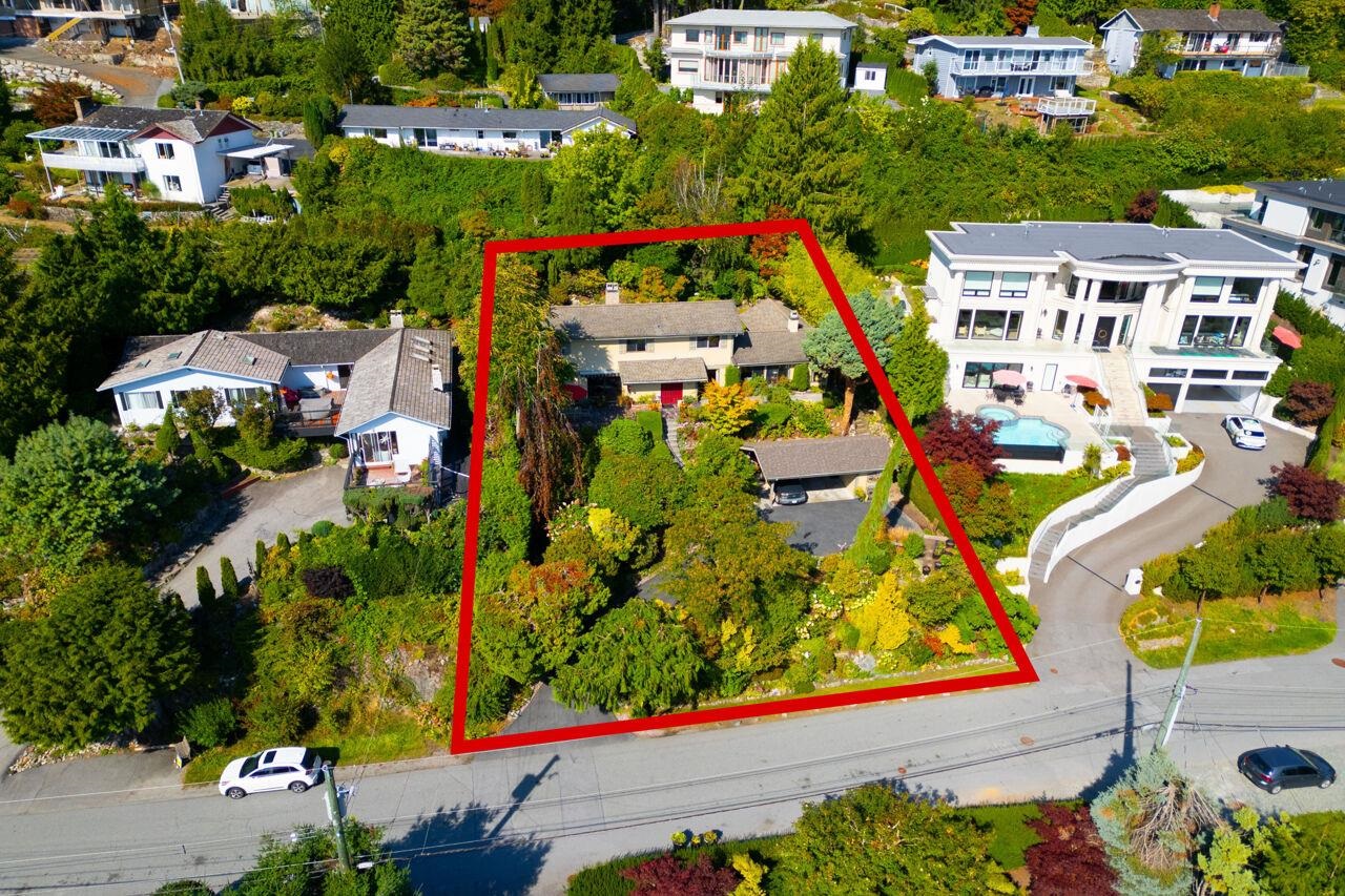 560 CRAIGMOHR DRIVE