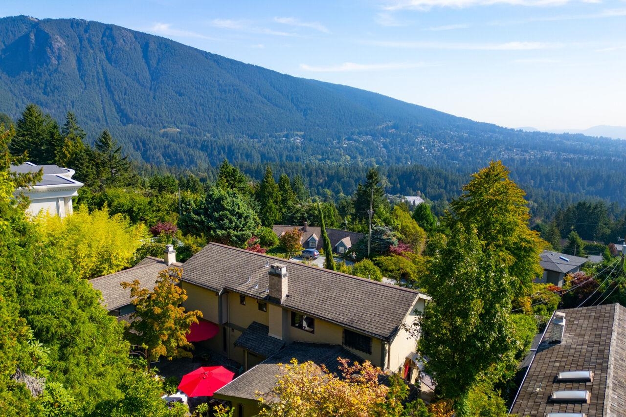 560 CRAIGMOHR DRIVE