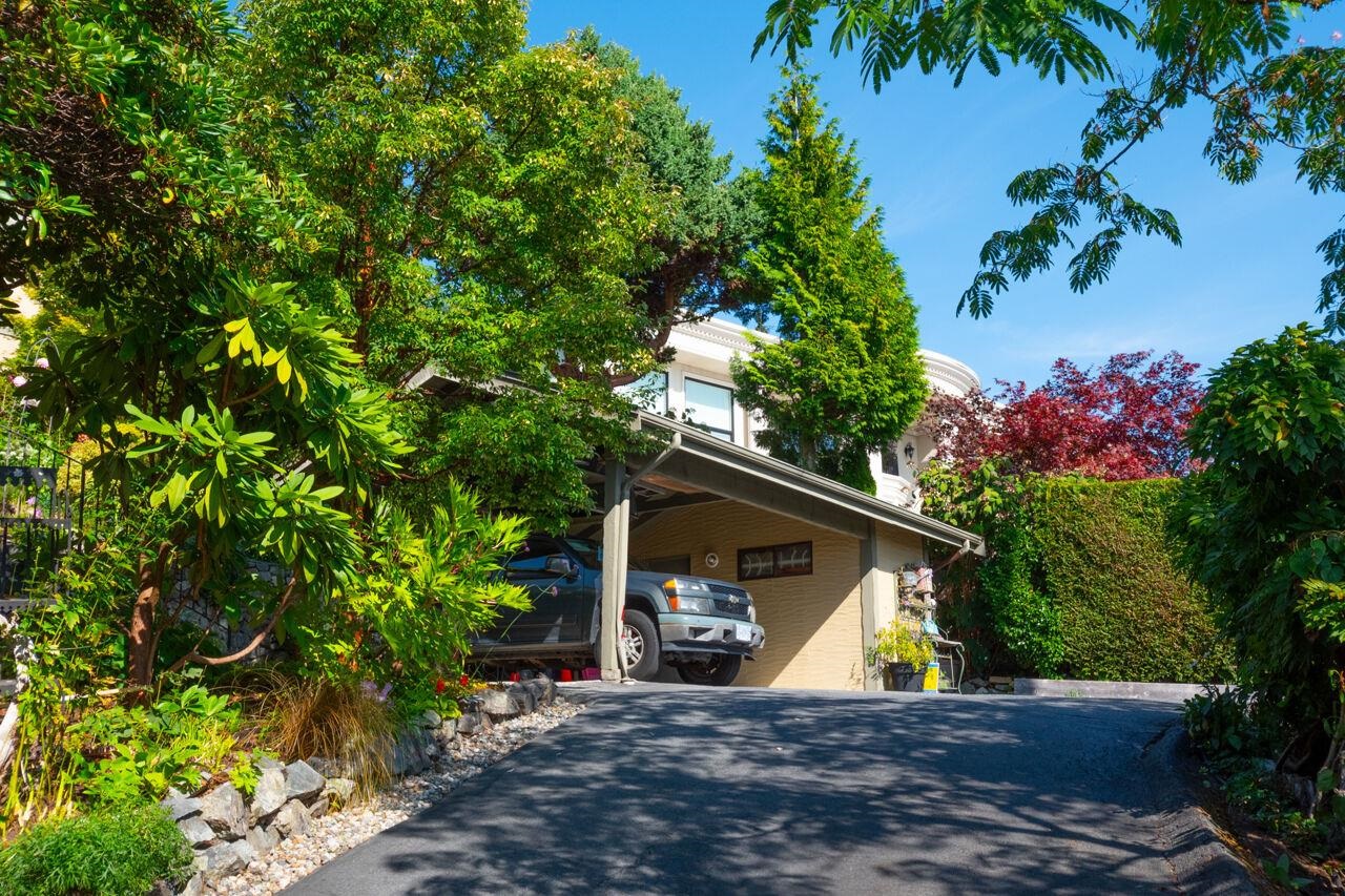 560 CRAIGMOHR DRIVE