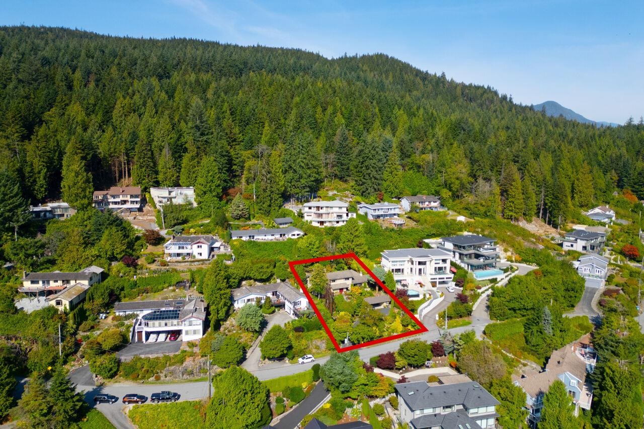 560 CRAIGMOHR DRIVE