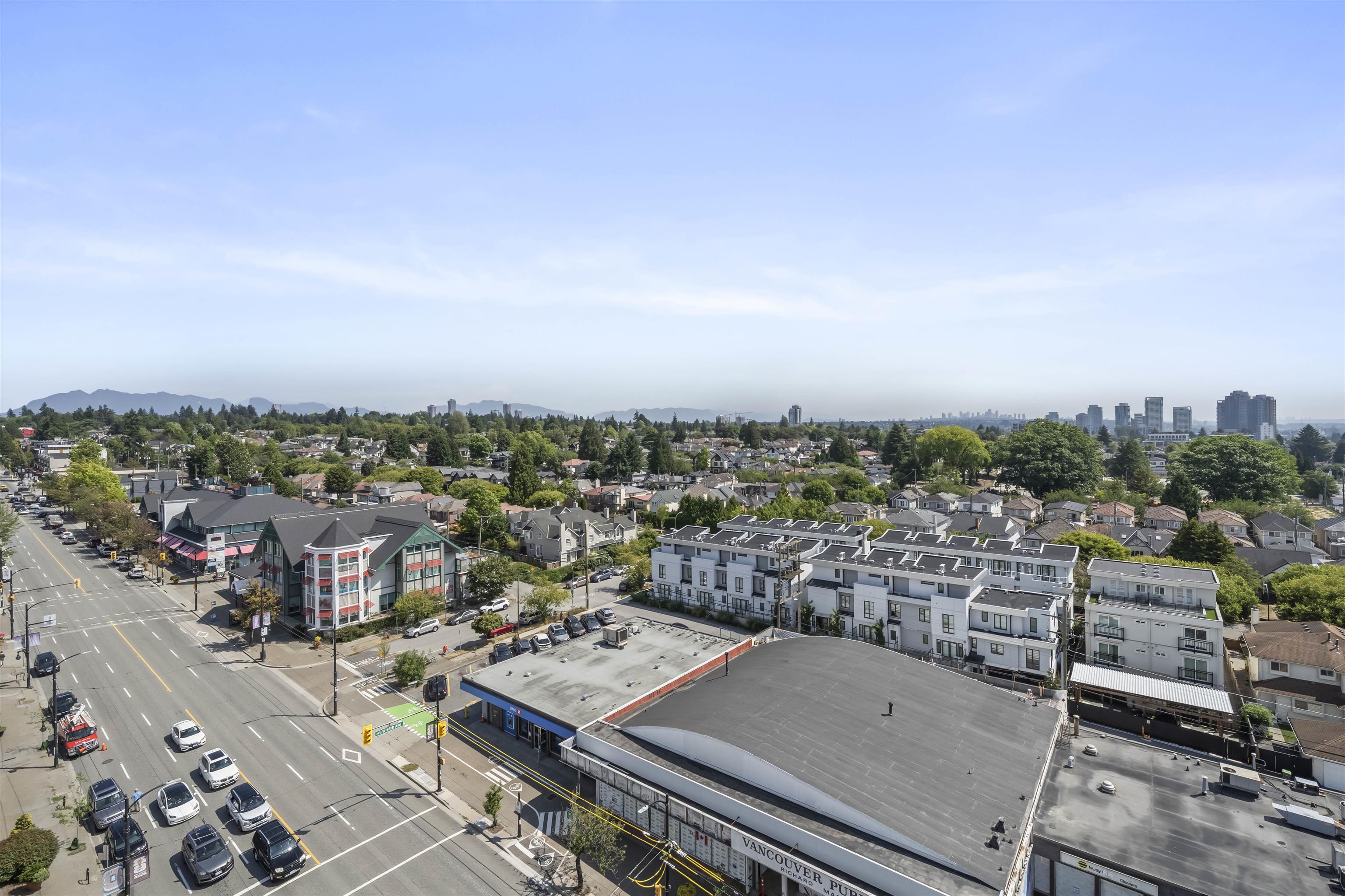 904 8415 GRANVILLE STREET