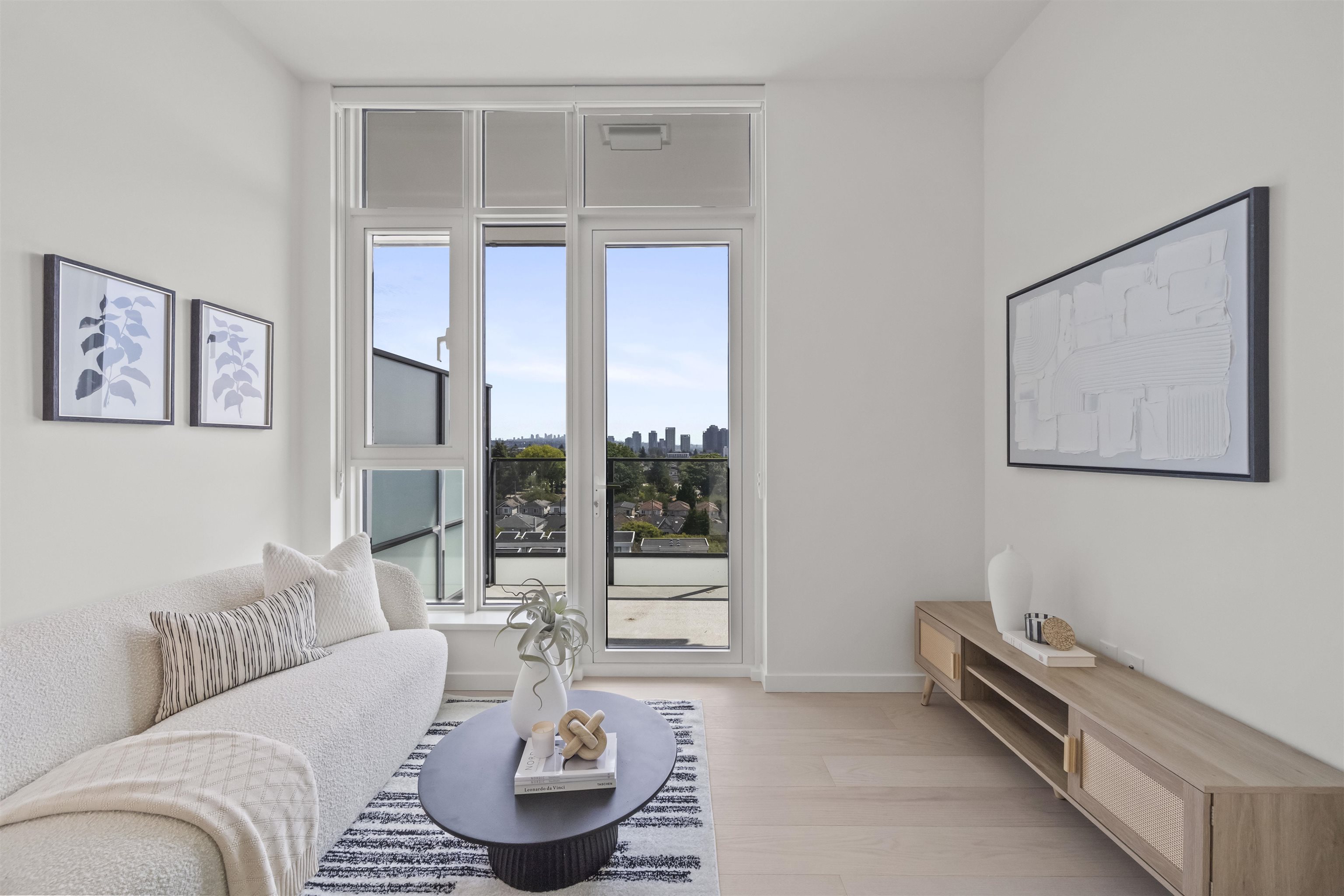 904 8415 GRANVILLE STREET