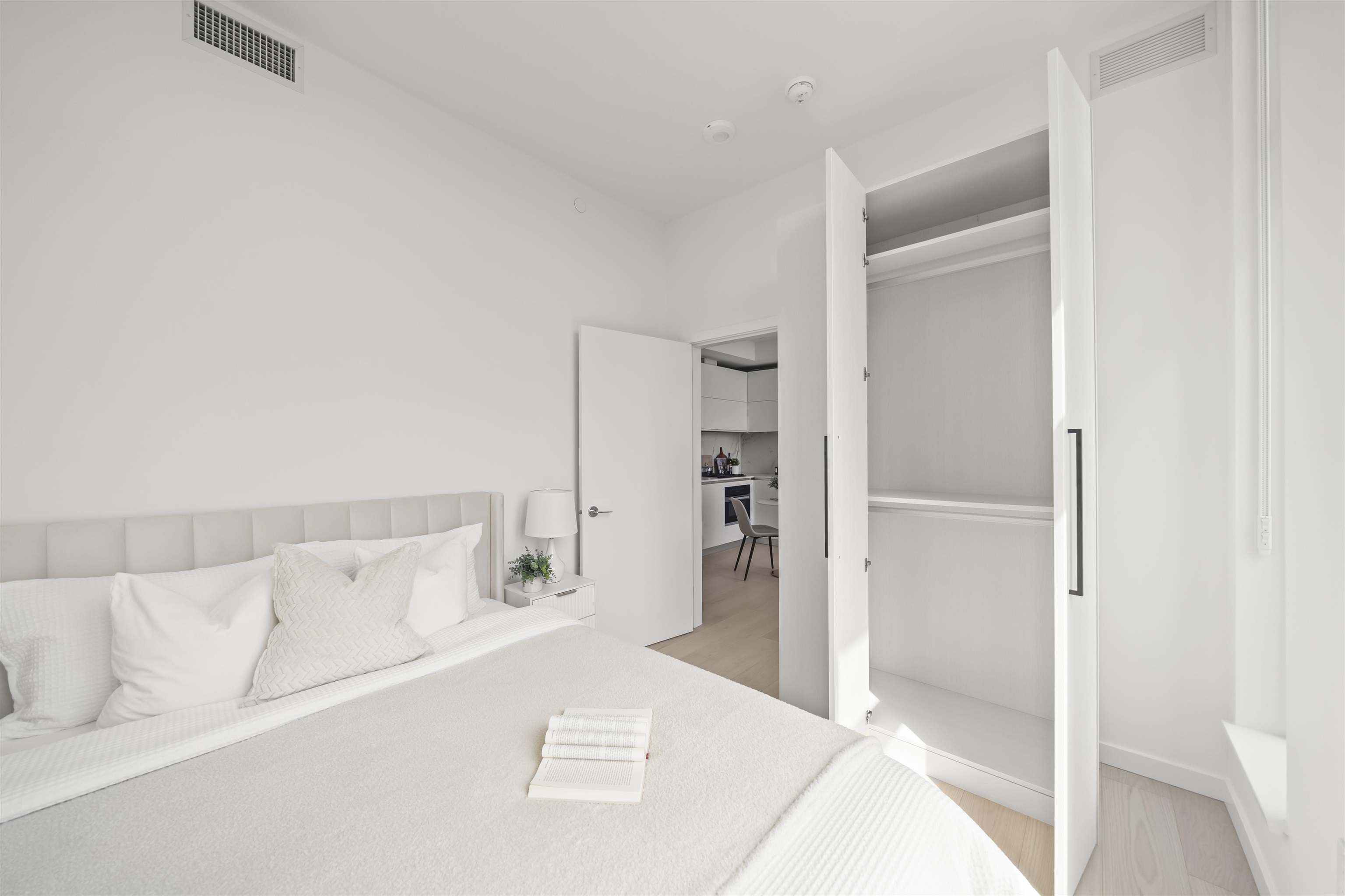 904 8415 GRANVILLE STREET