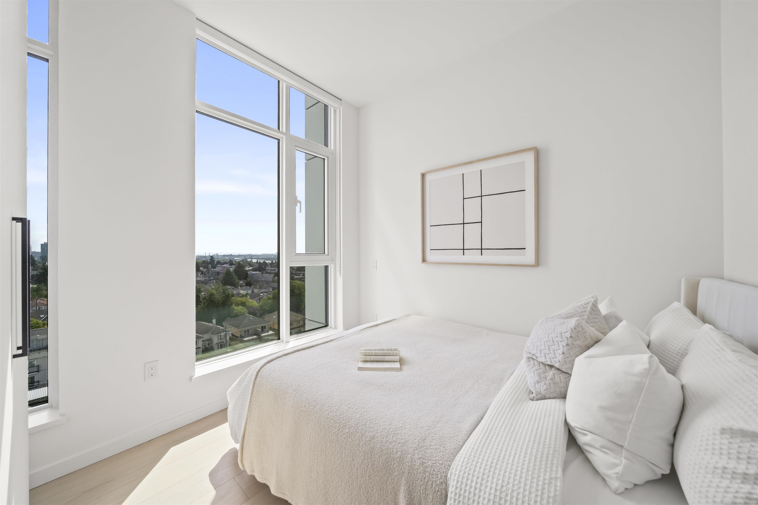 904 8415 GRANVILLE STREET