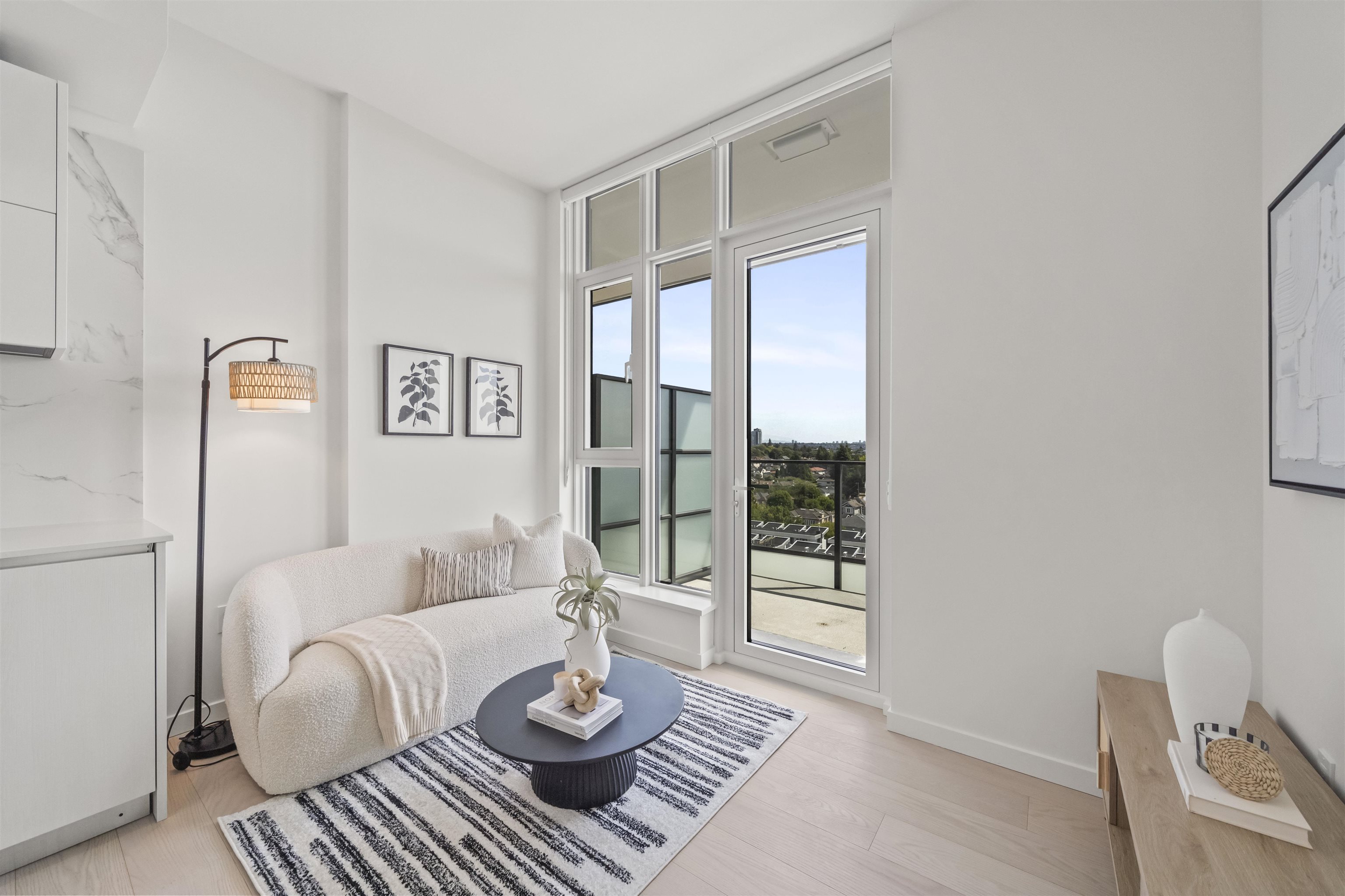 904 8415 GRANVILLE STREET