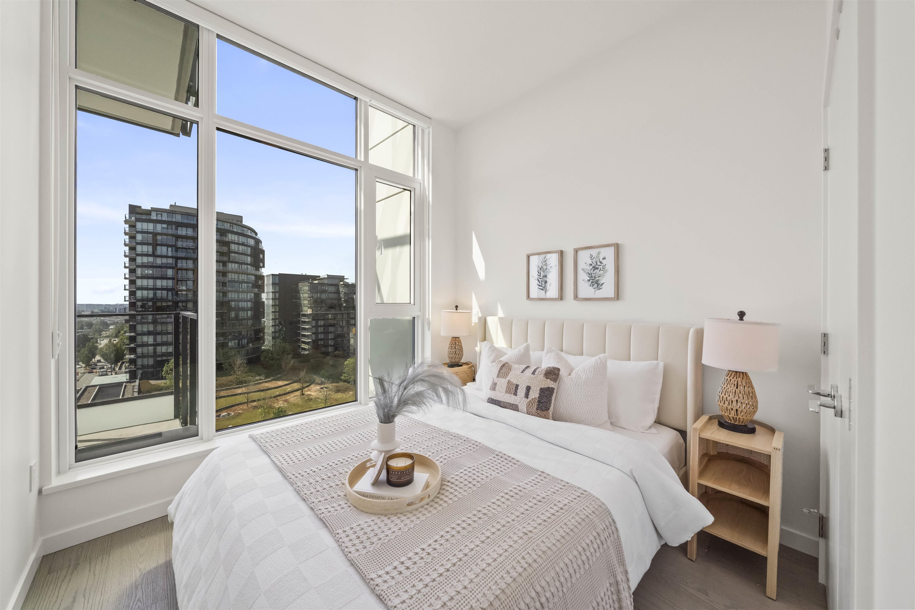 905 8415 GRANVILLE STREET