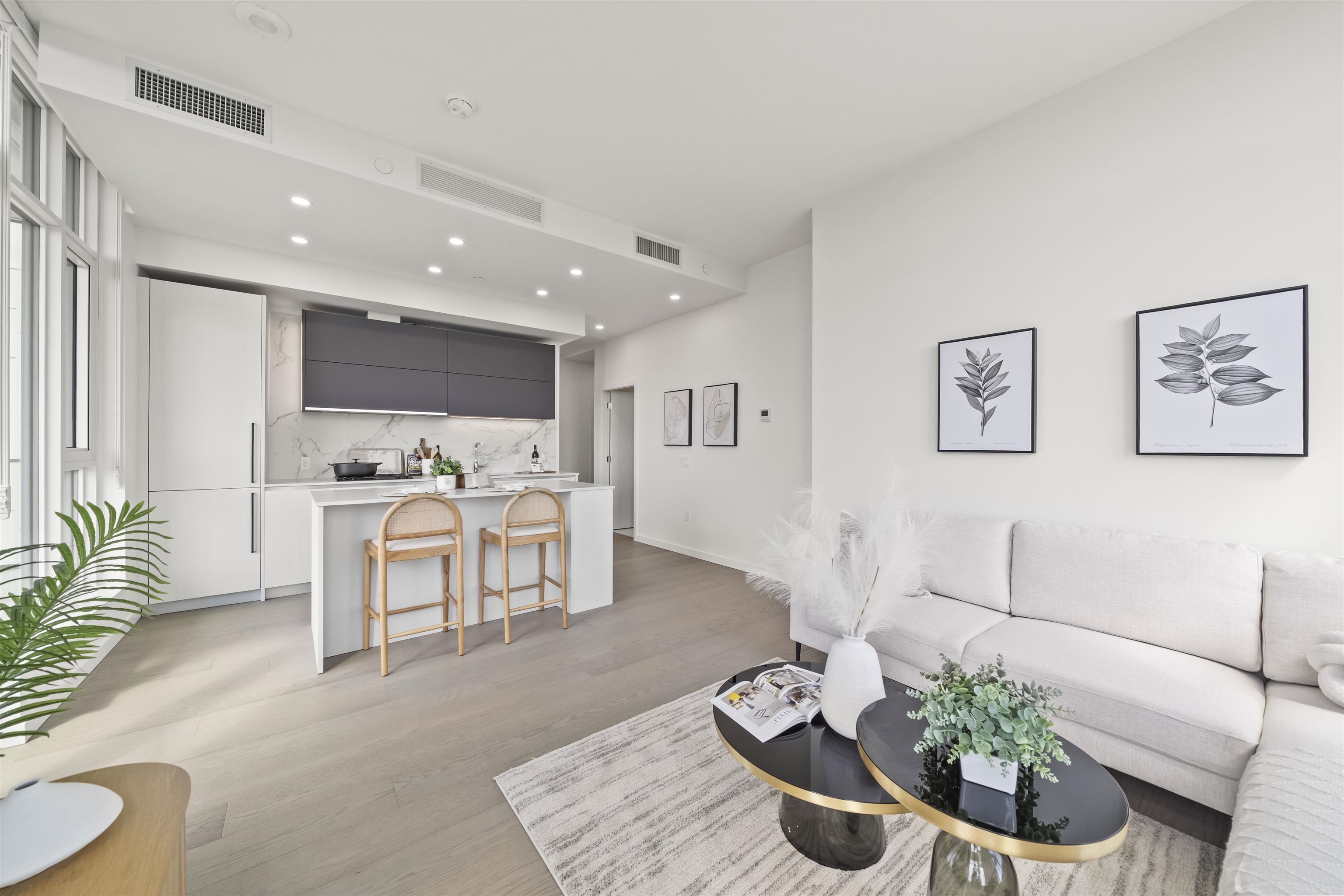 905 8415 GRANVILLE STREET