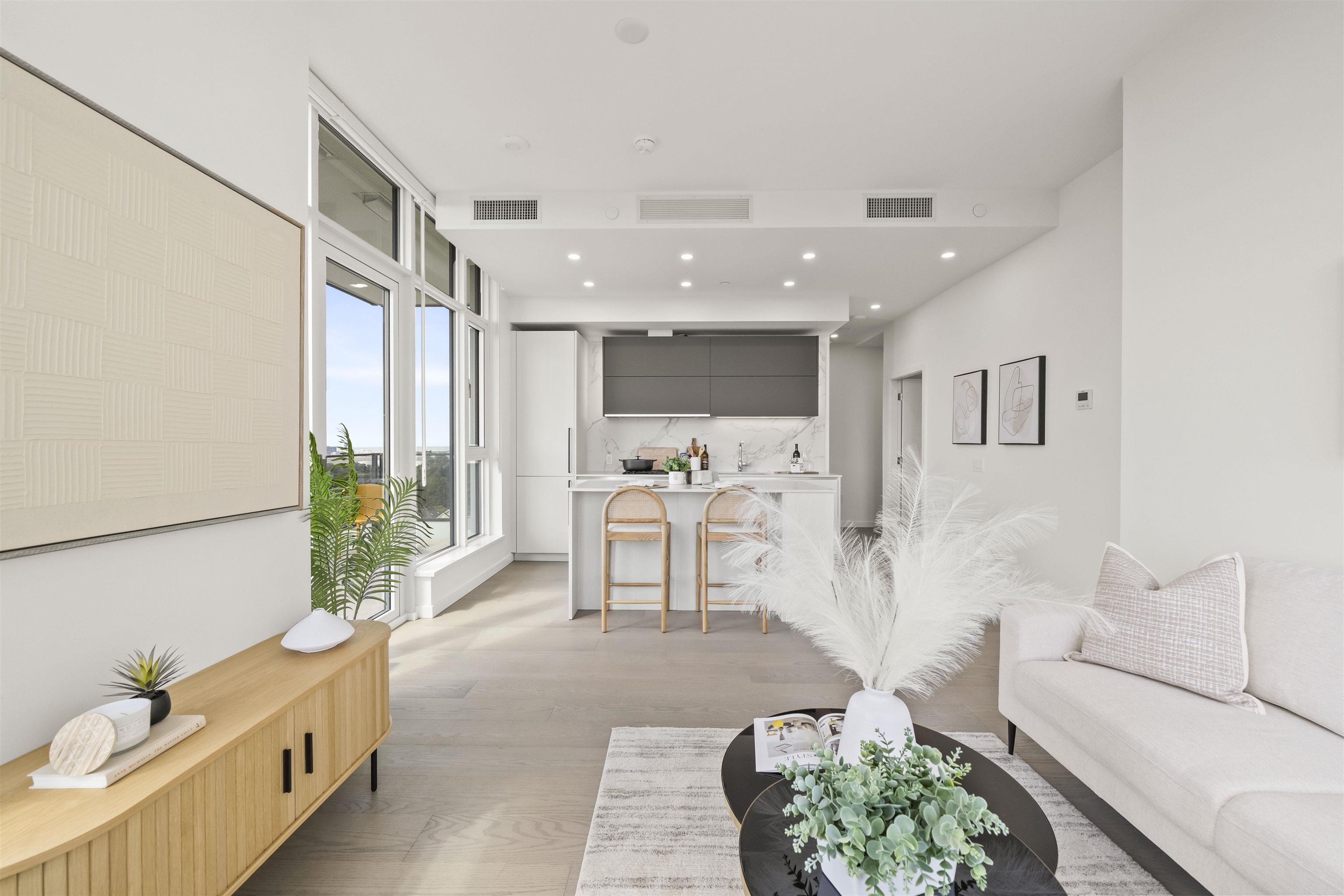 905 8415 GRANVILLE STREET