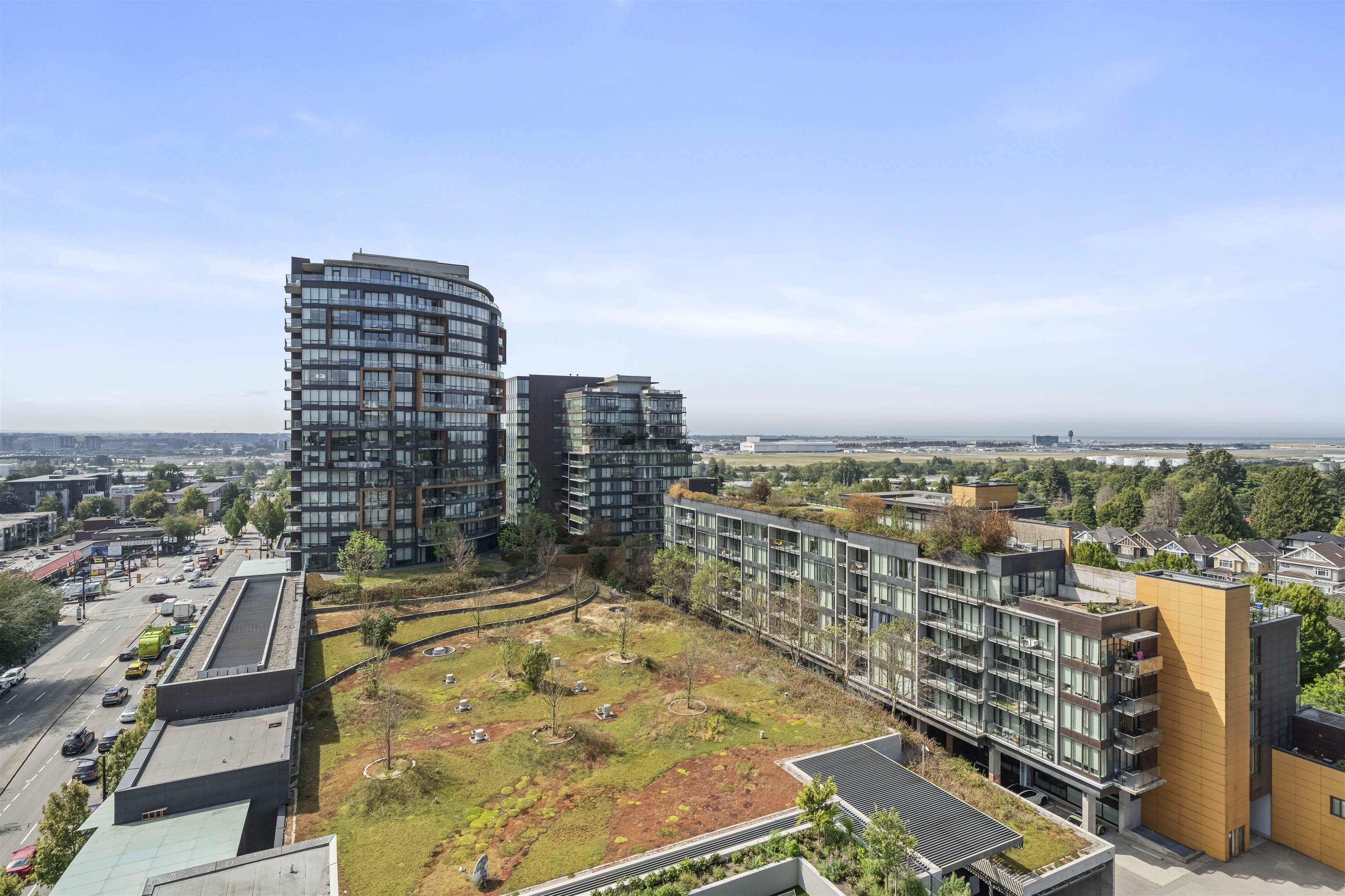 905 8415 GRANVILLE STREET