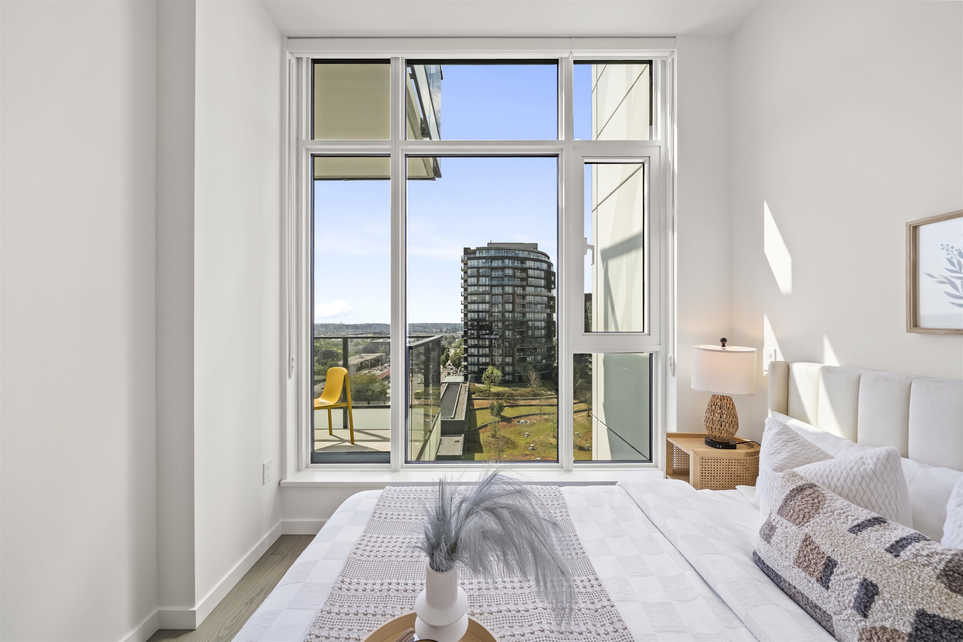 905 8415 GRANVILLE STREET