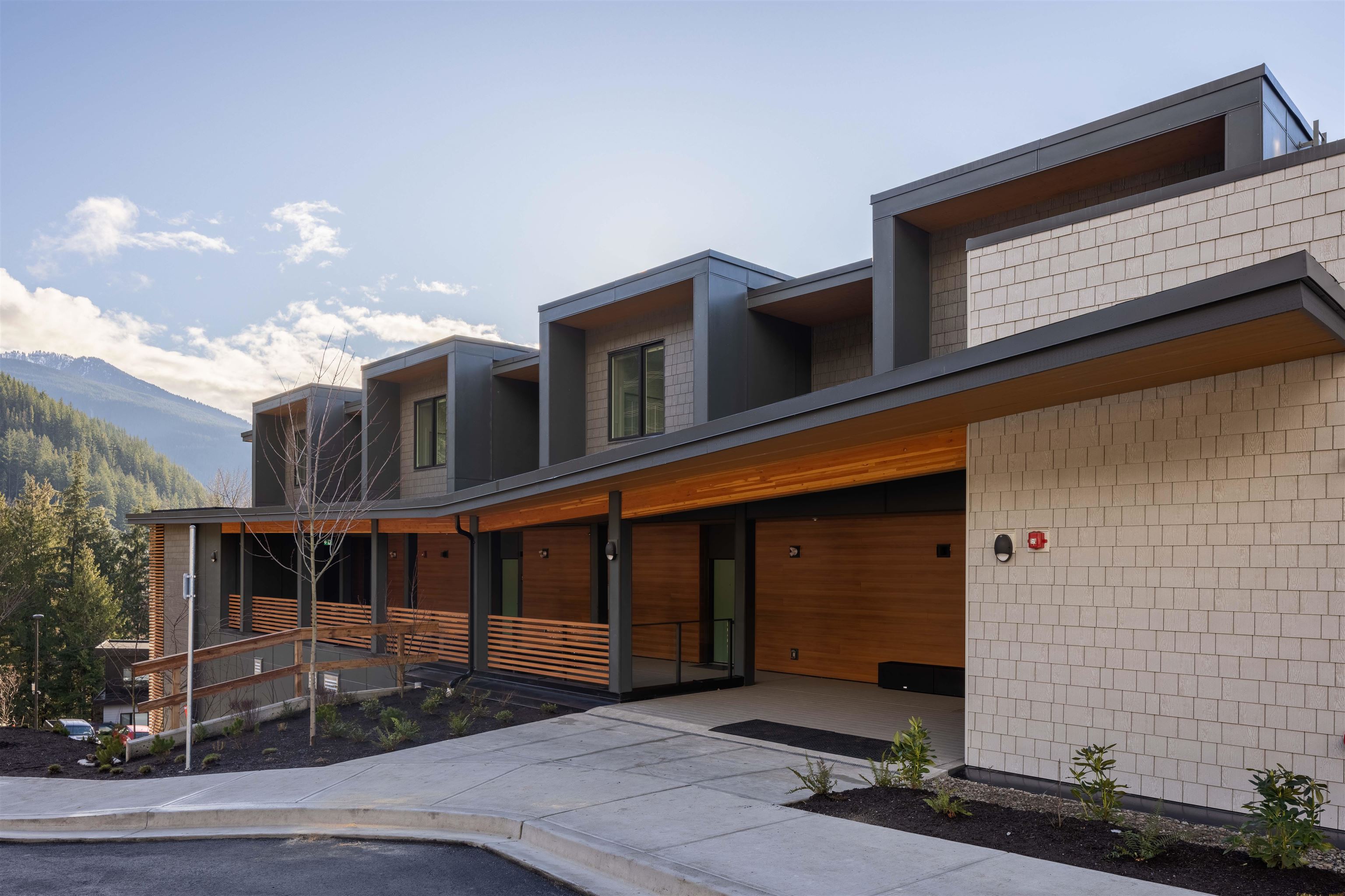101 3405 MAMQUAM ROAD