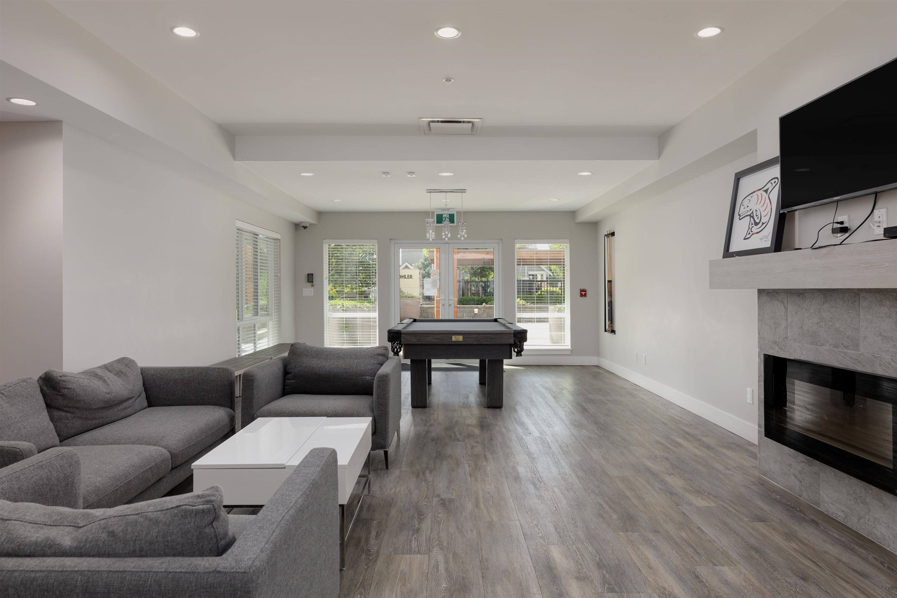 122 4690 HAWK LANE