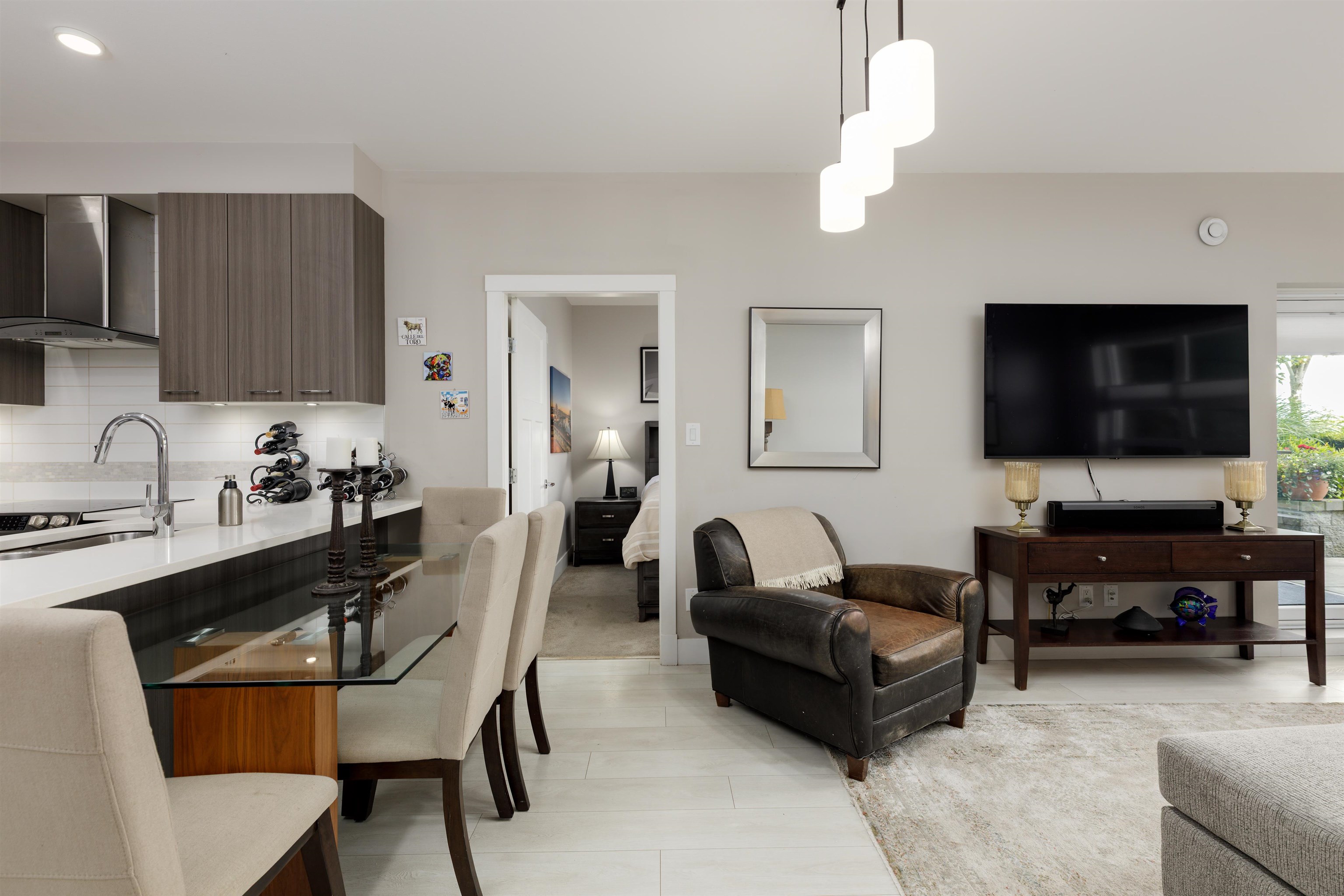 122 4690 HAWK LANE