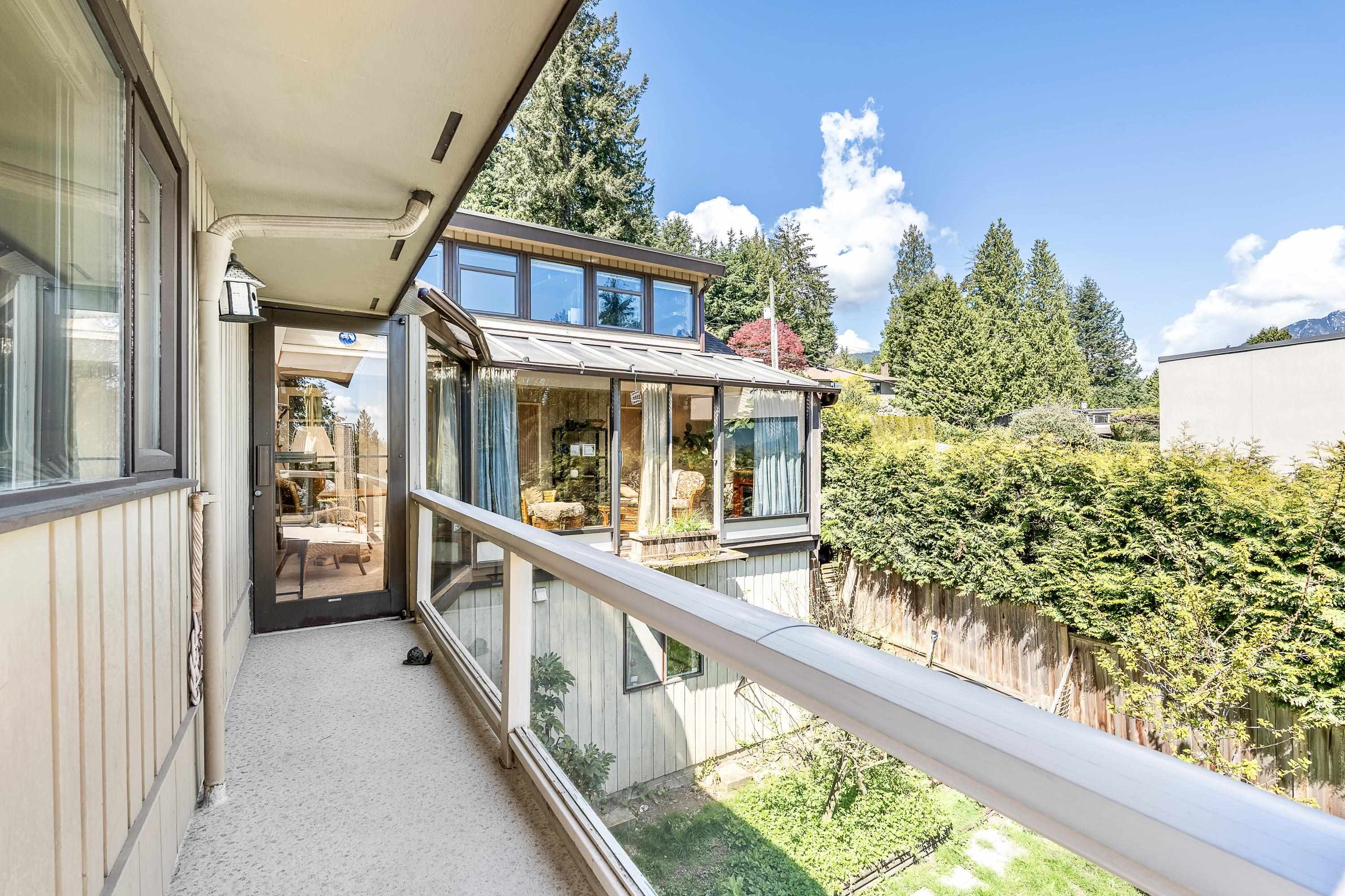 792 ANDERSON CRESCENT