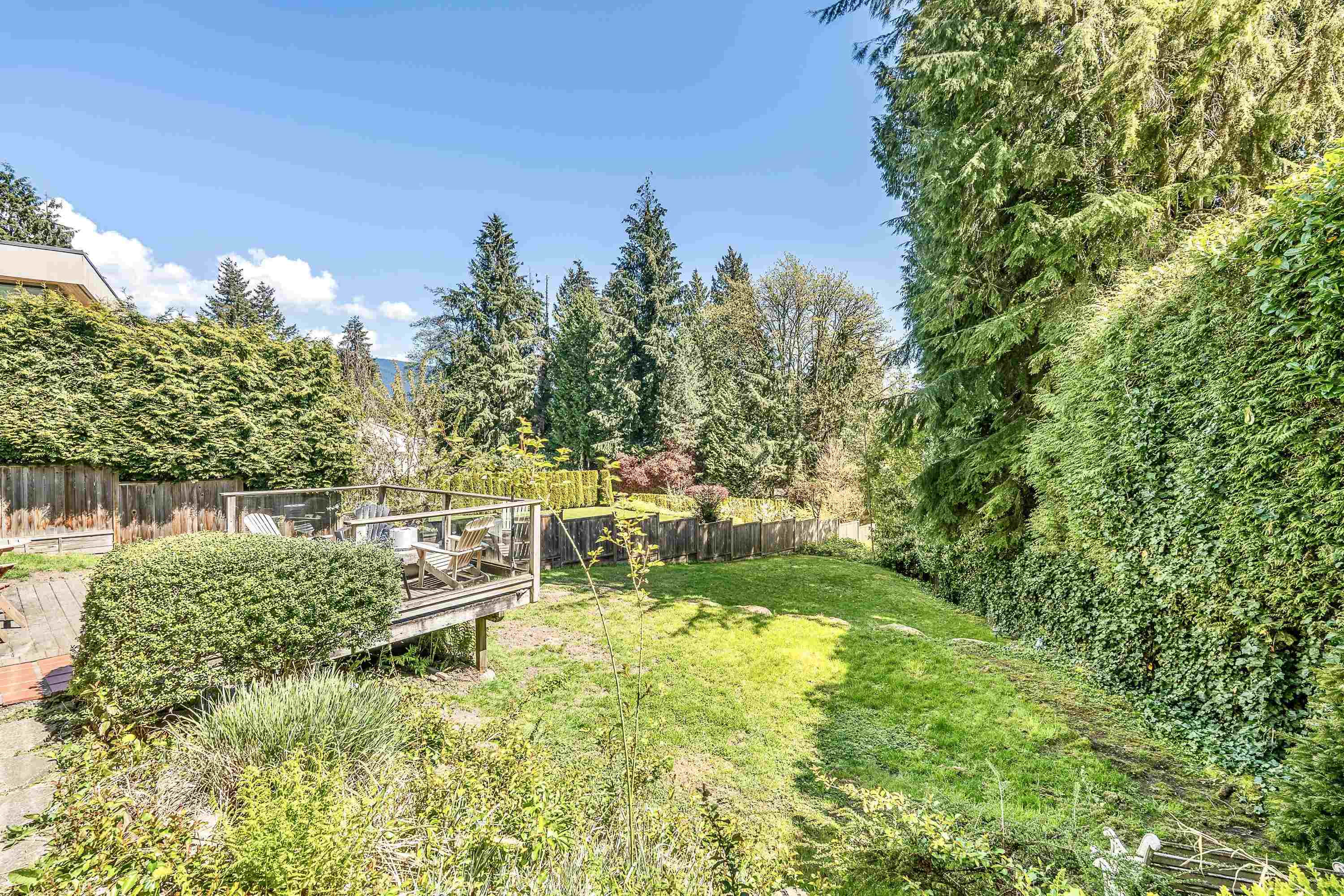 792 ANDERSON CRESCENT
