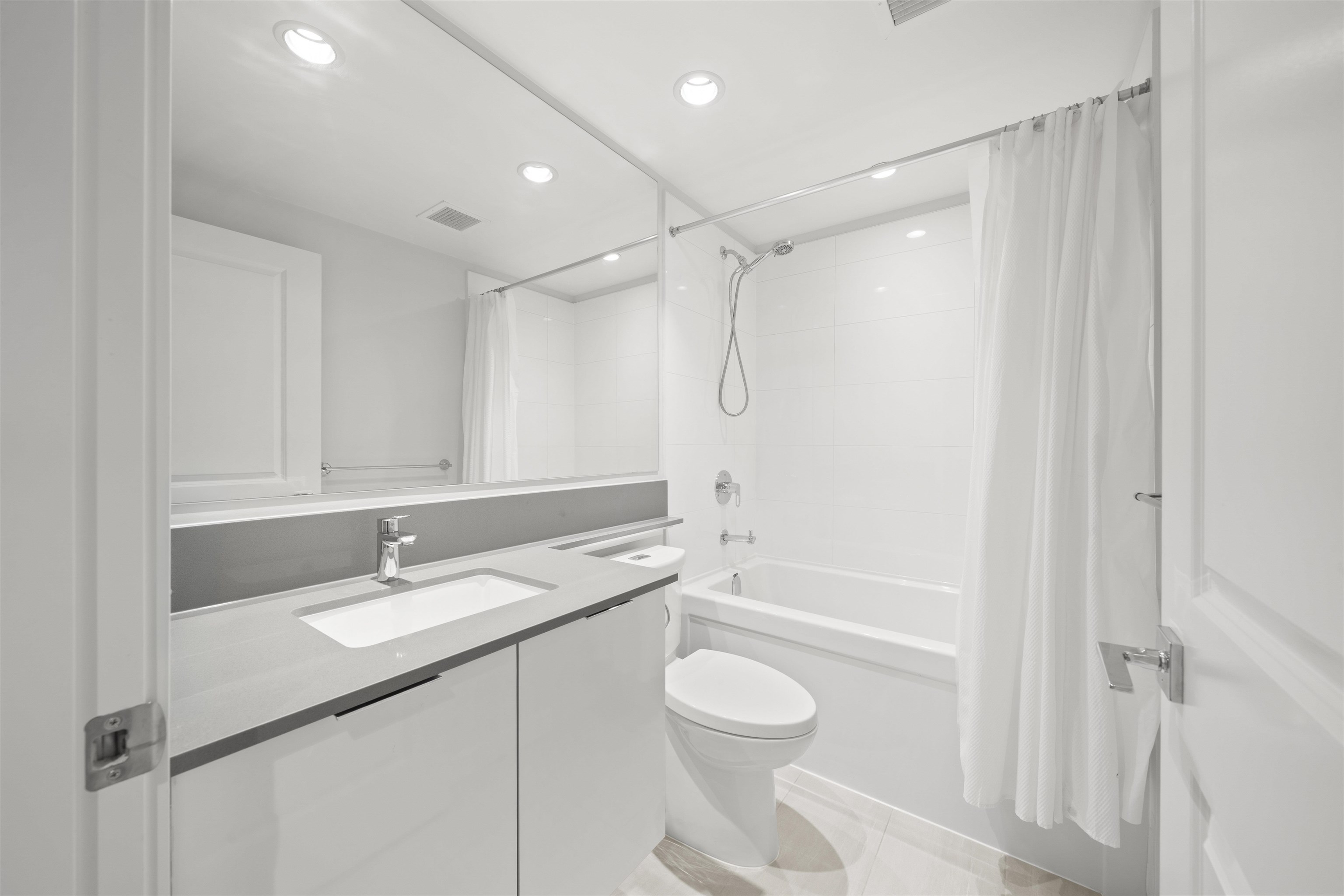 2503 2388 MADISON AVENUE