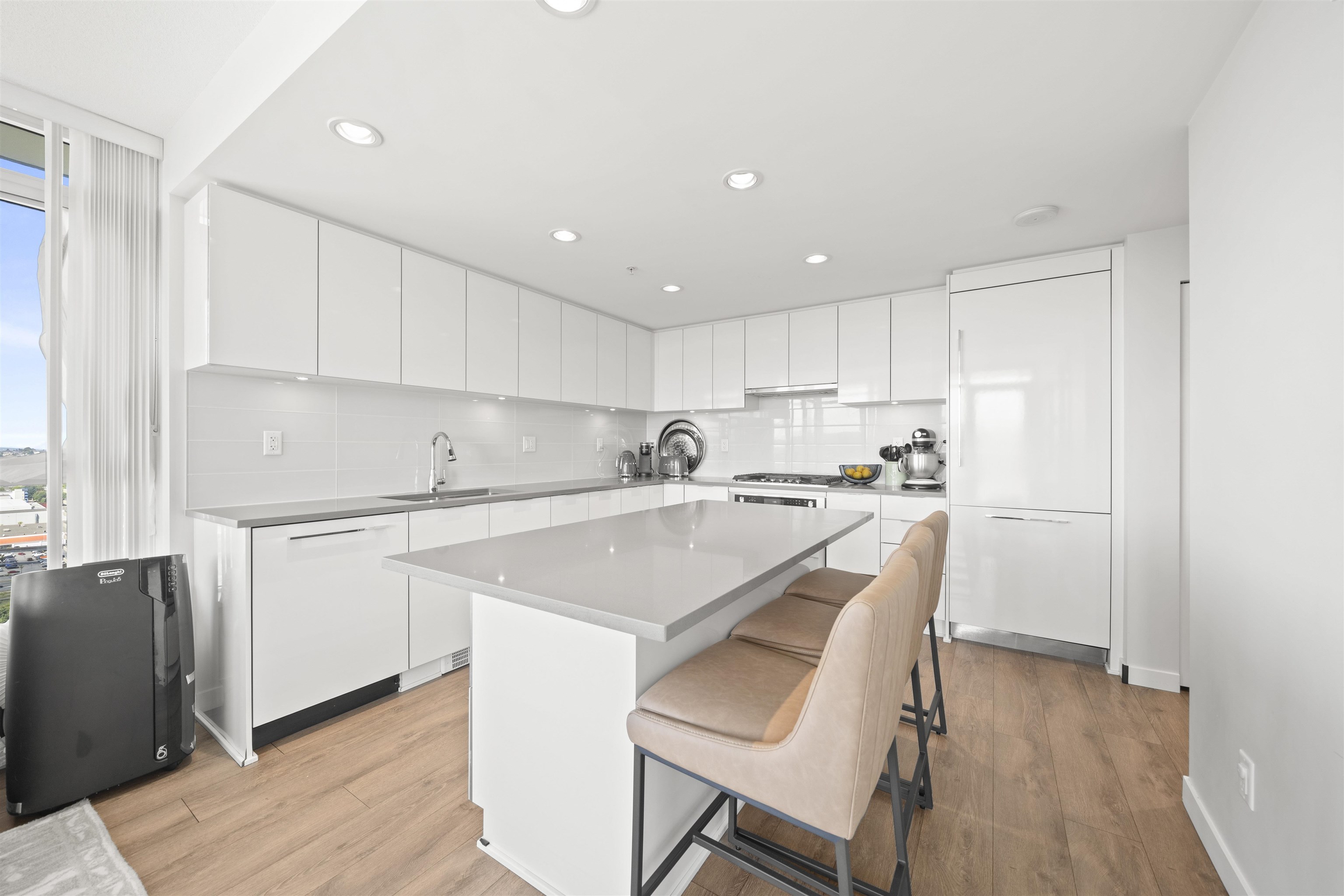 2503 2388 MADISON AVENUE
