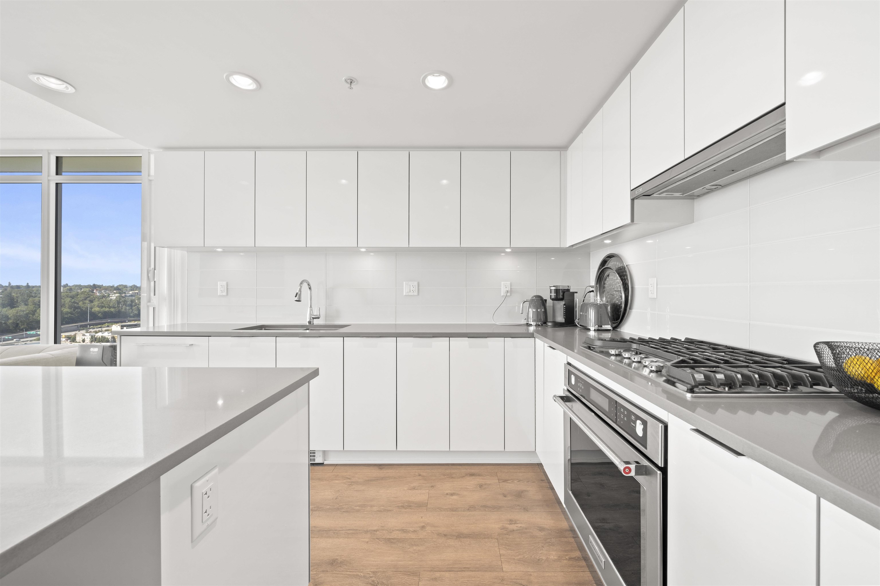 2503 2388 MADISON AVENUE