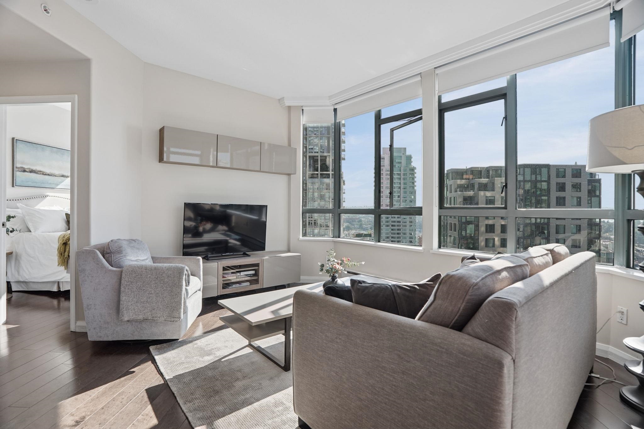 1306 1383 HOWE STREET