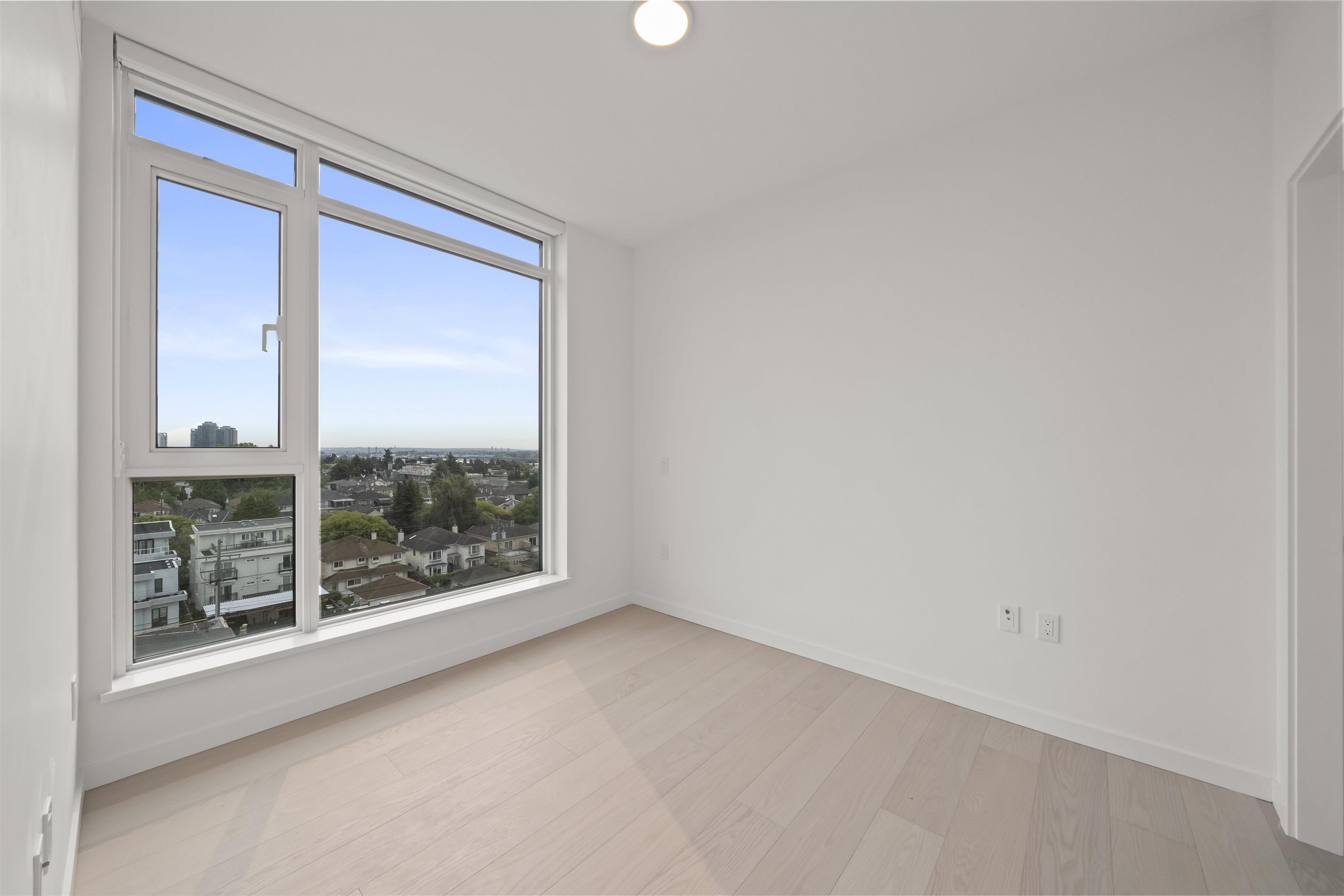 702 8415 GRANVILLE STREET