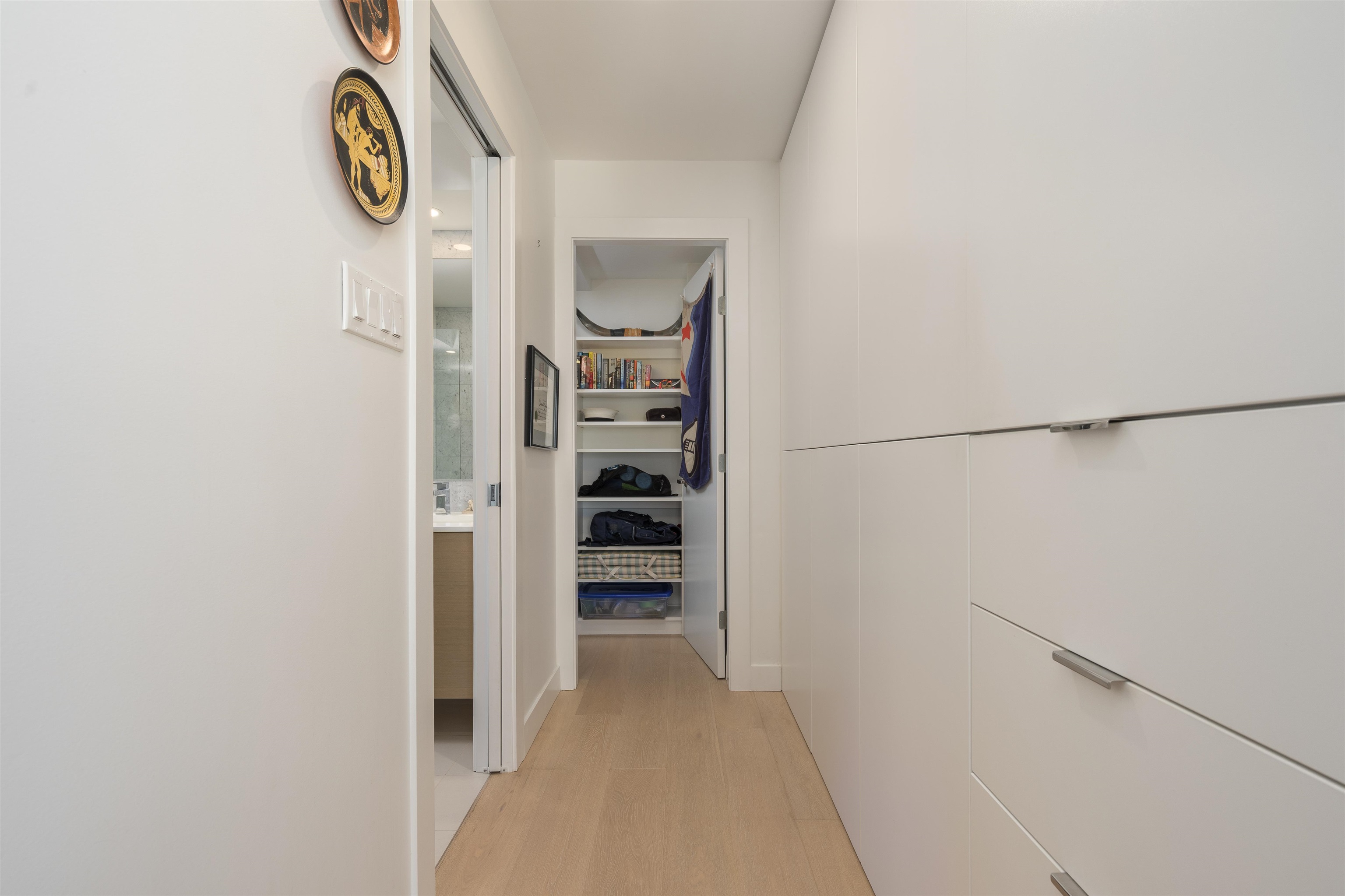 1402 1020 HARWOOD STREET