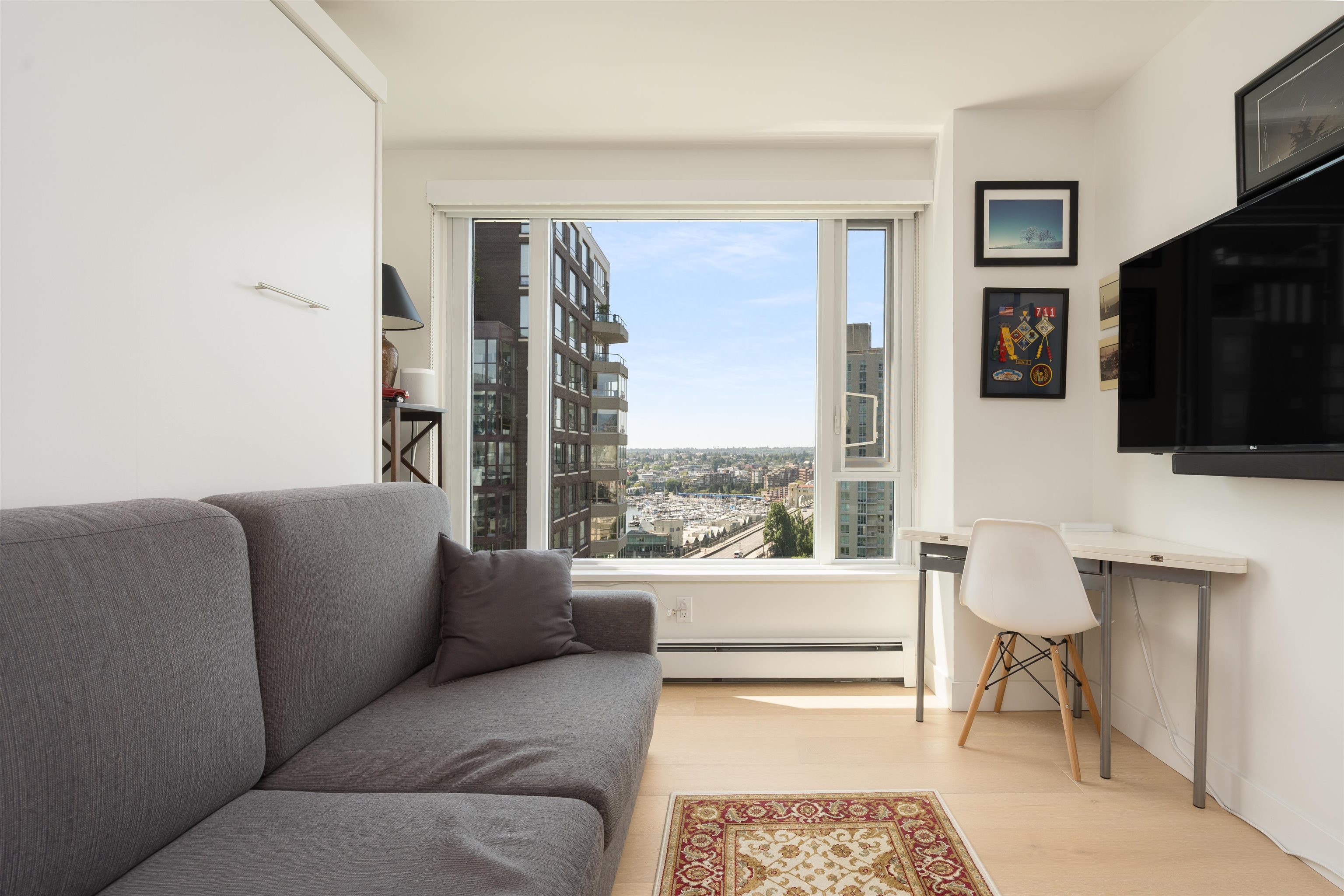 1402 1020 HARWOOD STREET