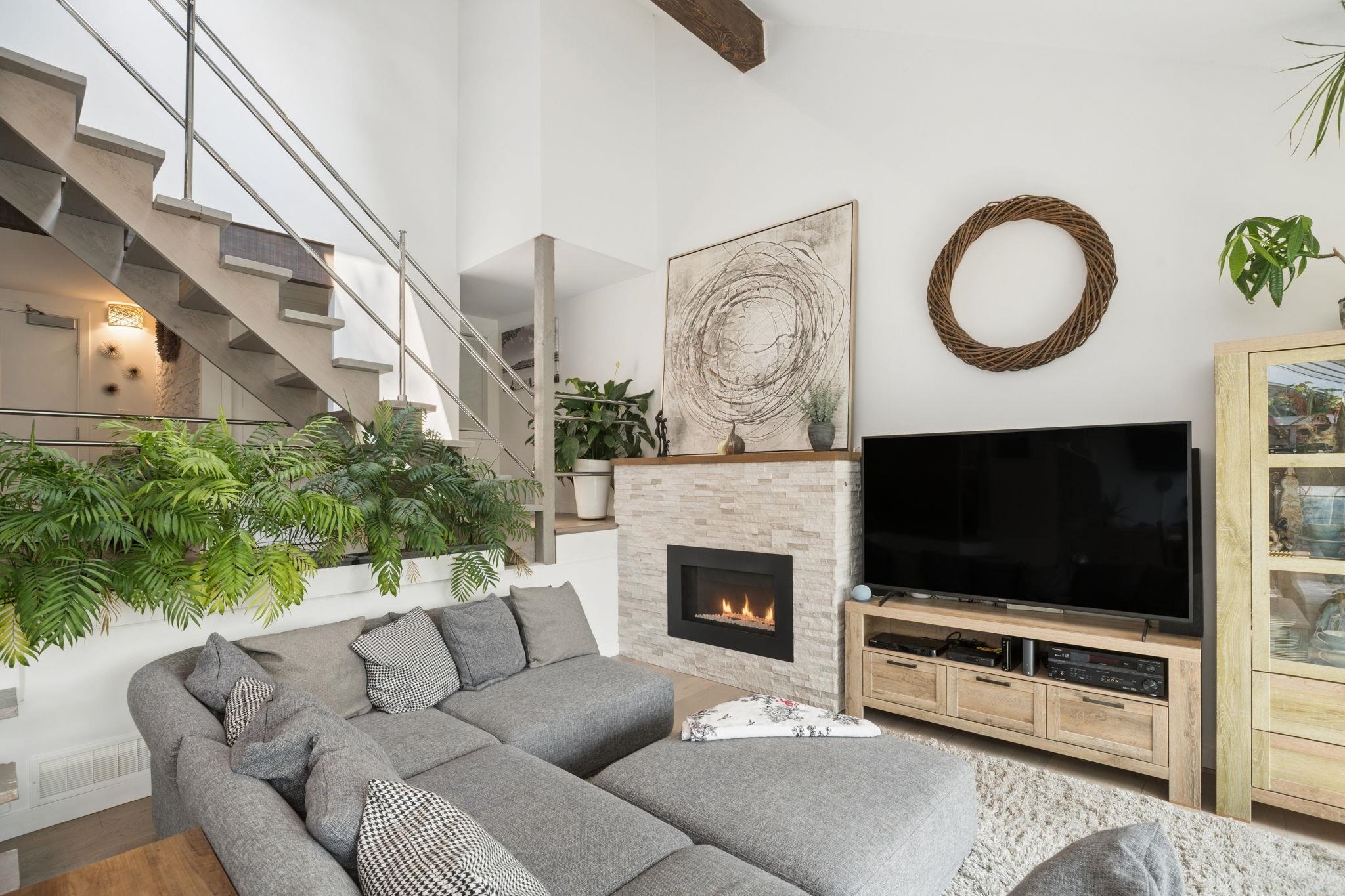5781 CRANLEY DRIVE