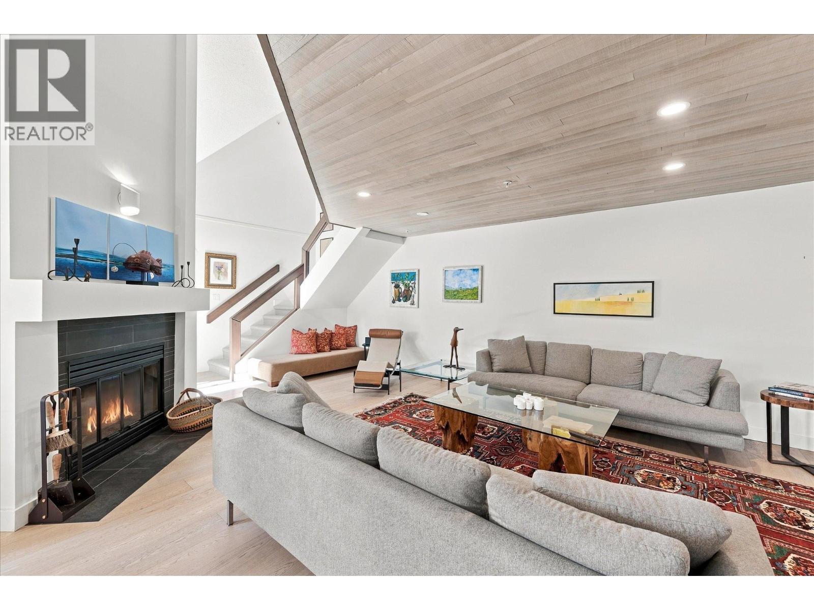 4 4637 BLACKCOMB WAY