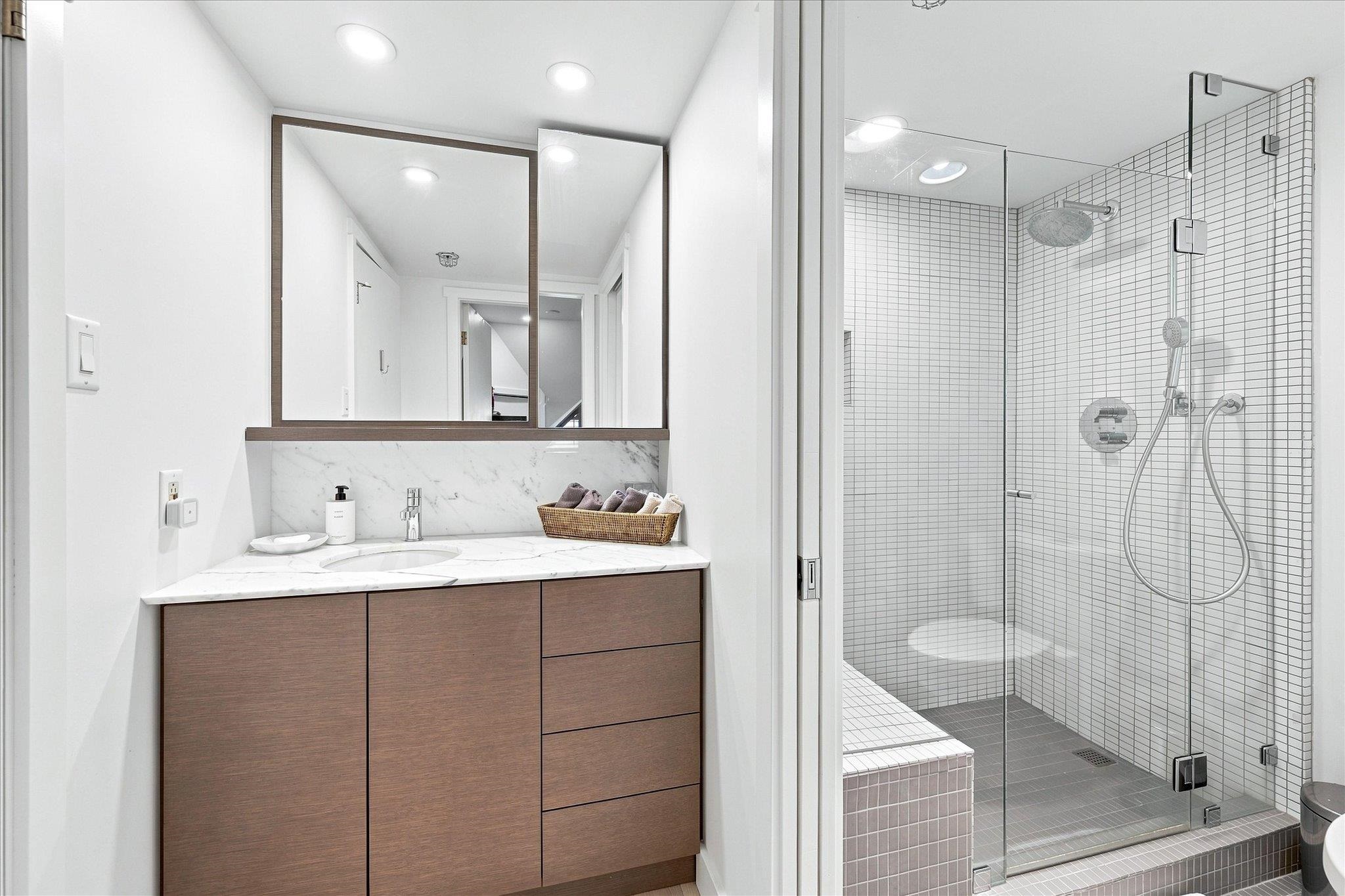 4 4637 BLACKCOMB WAY
