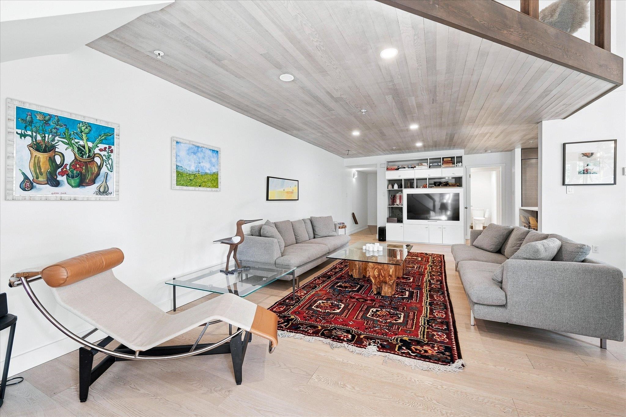 4 4637 BLACKCOMB WAY