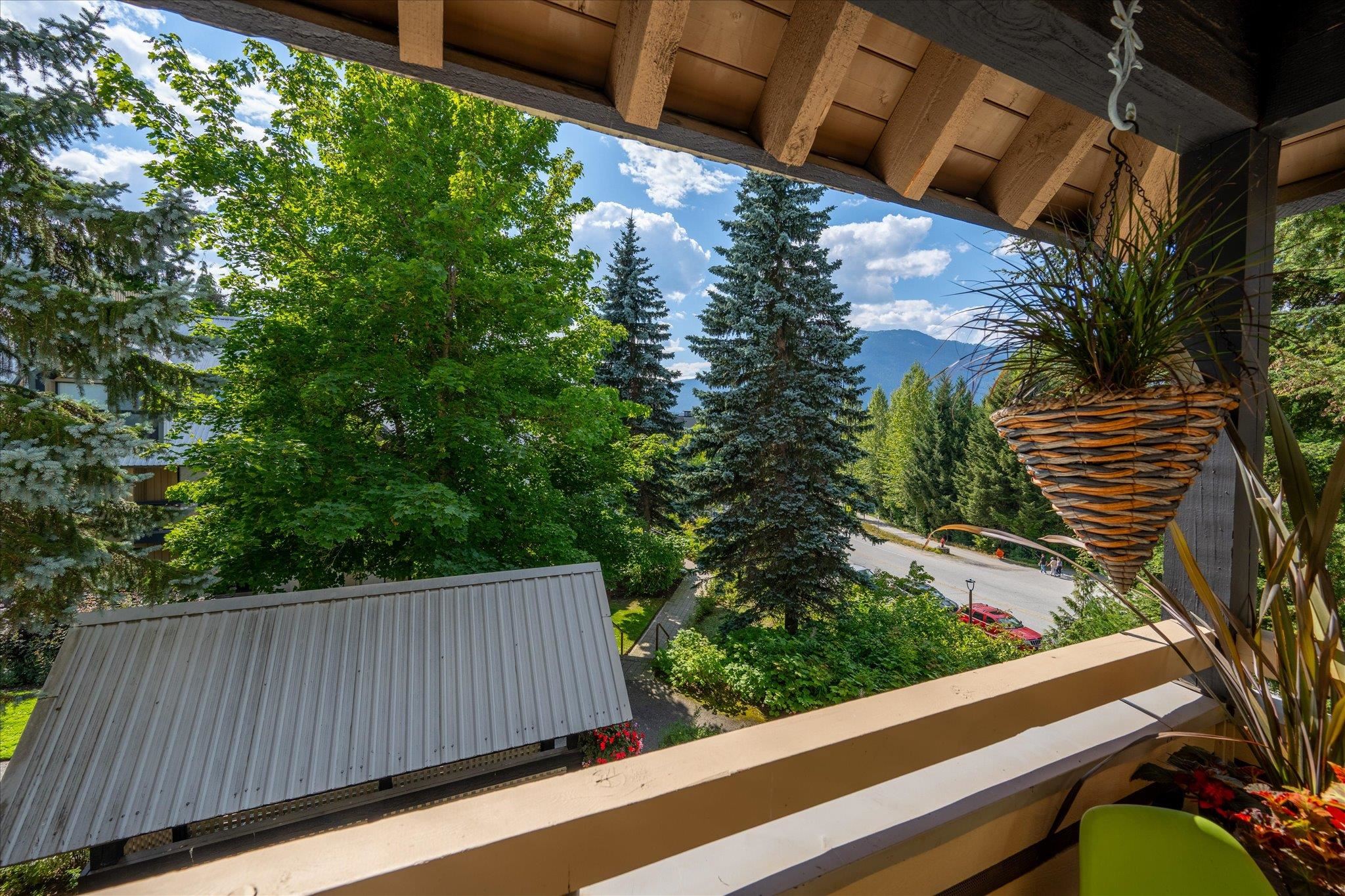4 4637 BLACKCOMB WAY