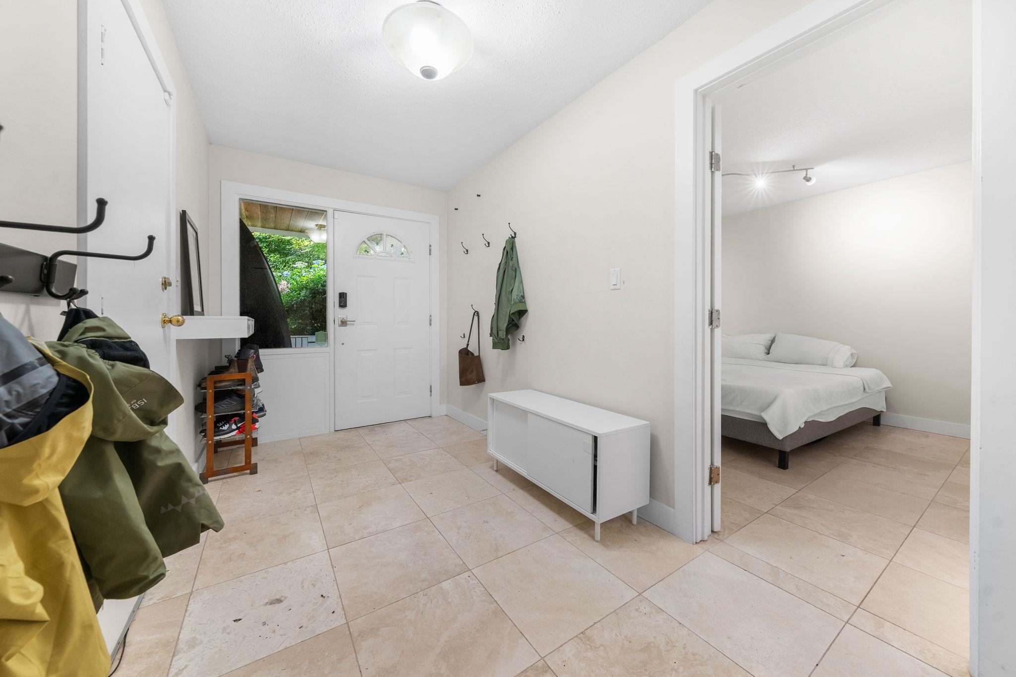 4 230 W 16TH STREET