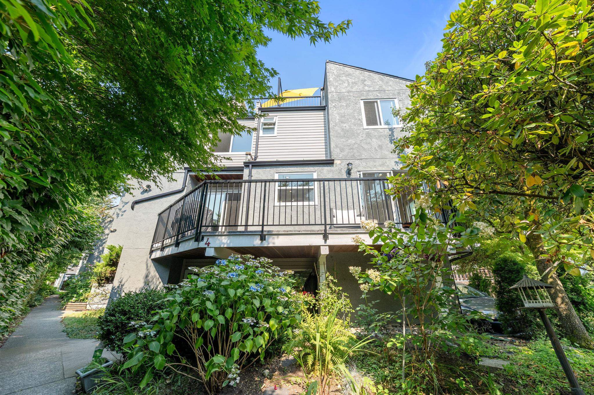 4 230 W 16TH STREET