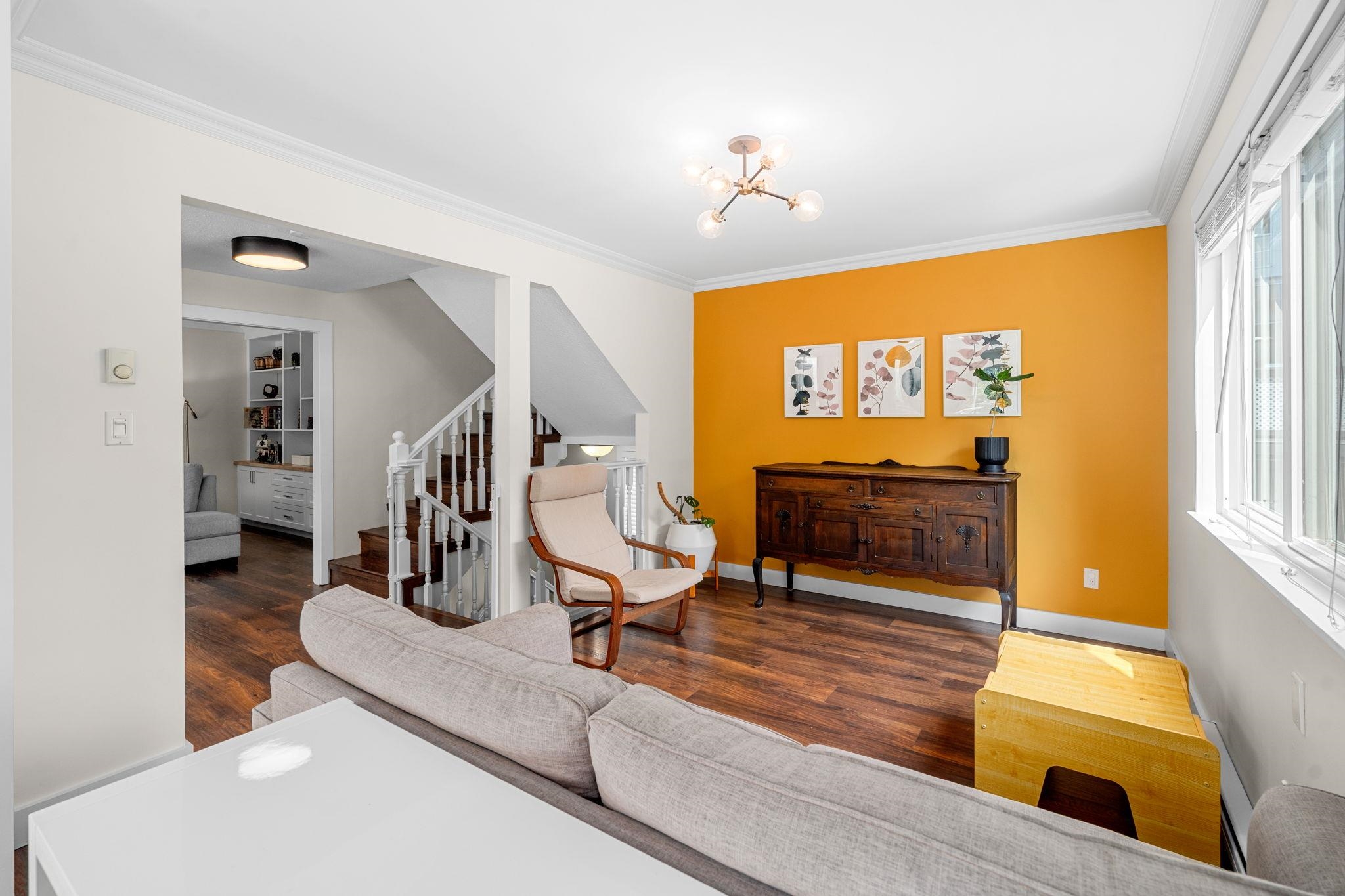 4 230 W 16TH STREET