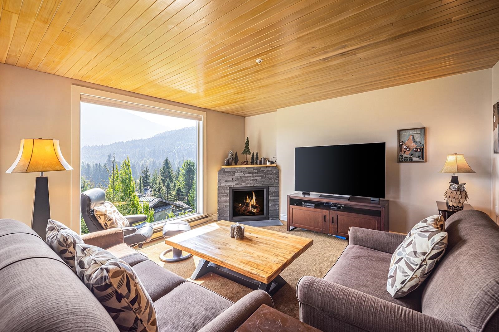 203 3217 BLUEBERRY DRIVE