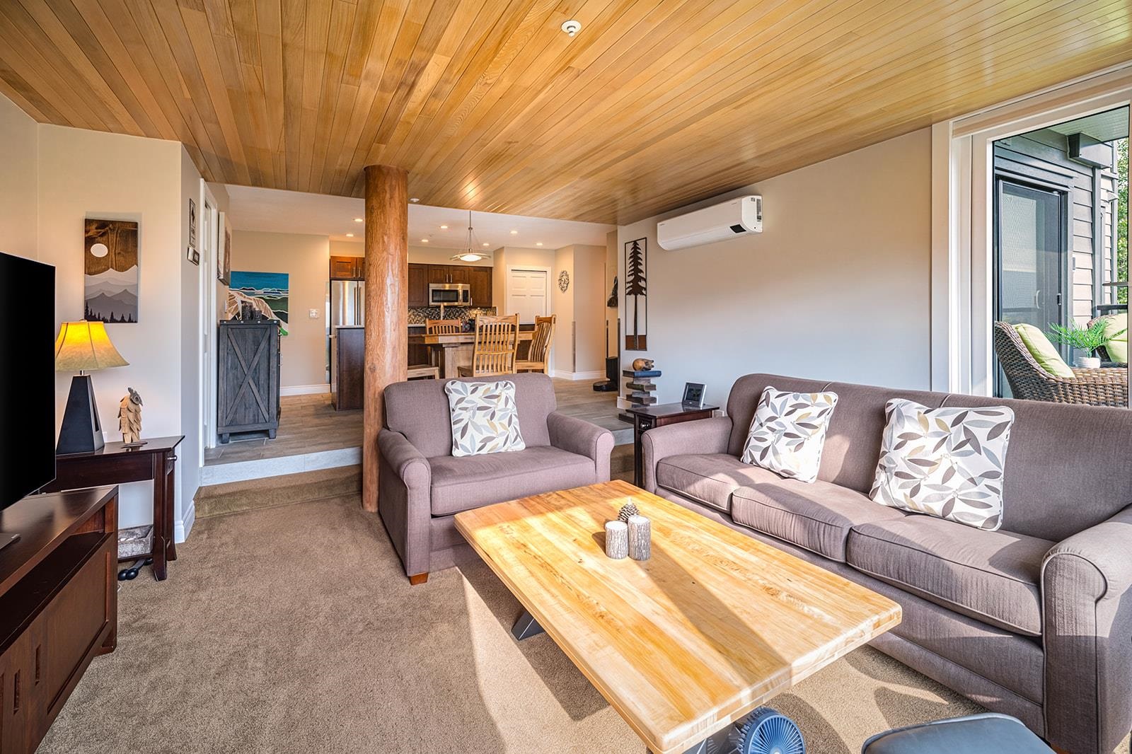 203 3217 BLUEBERRY DRIVE