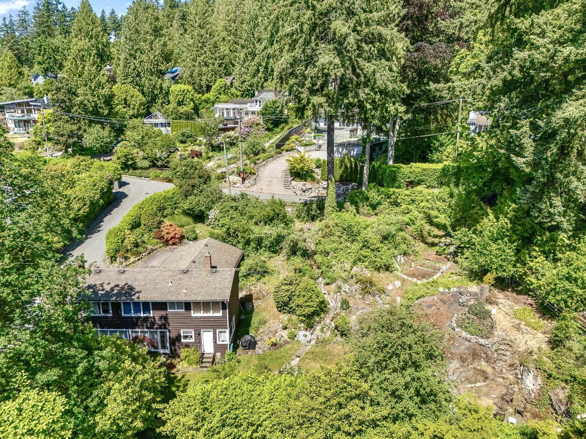 4704 DOGWOOD LANE