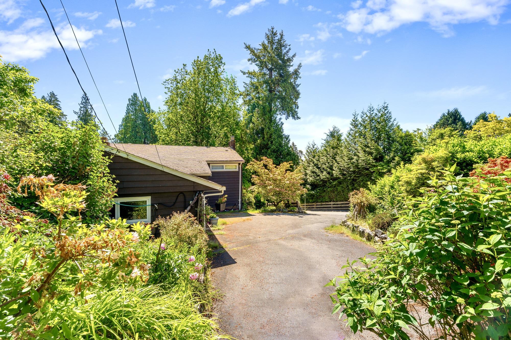 4704 DOGWOOD LANE