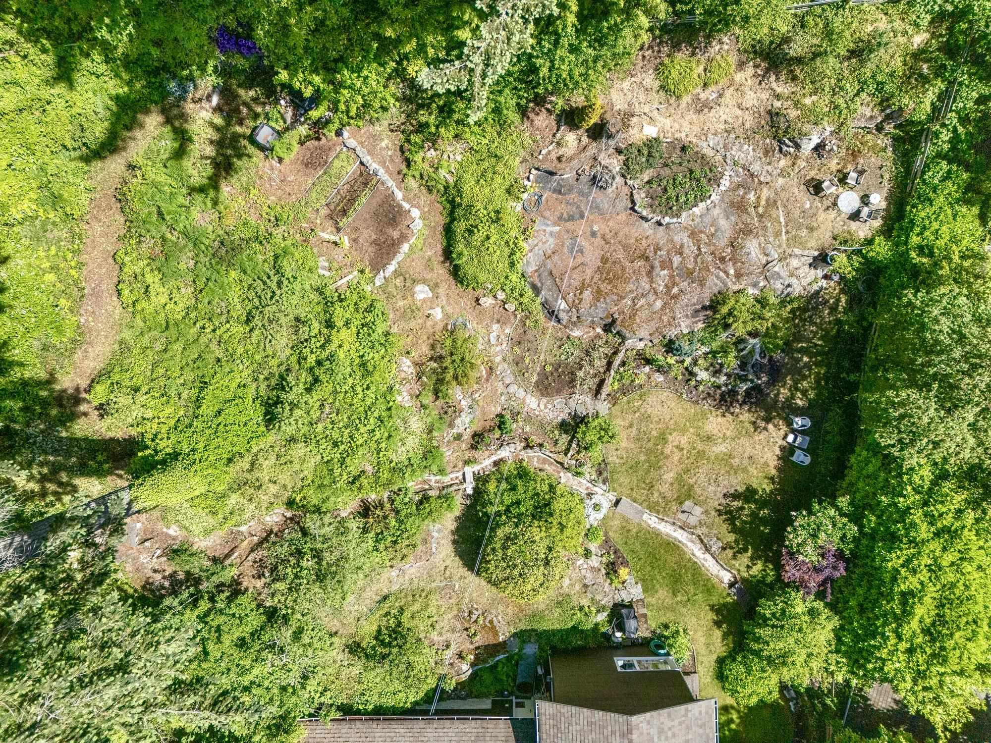 4704 DOGWOOD LANE