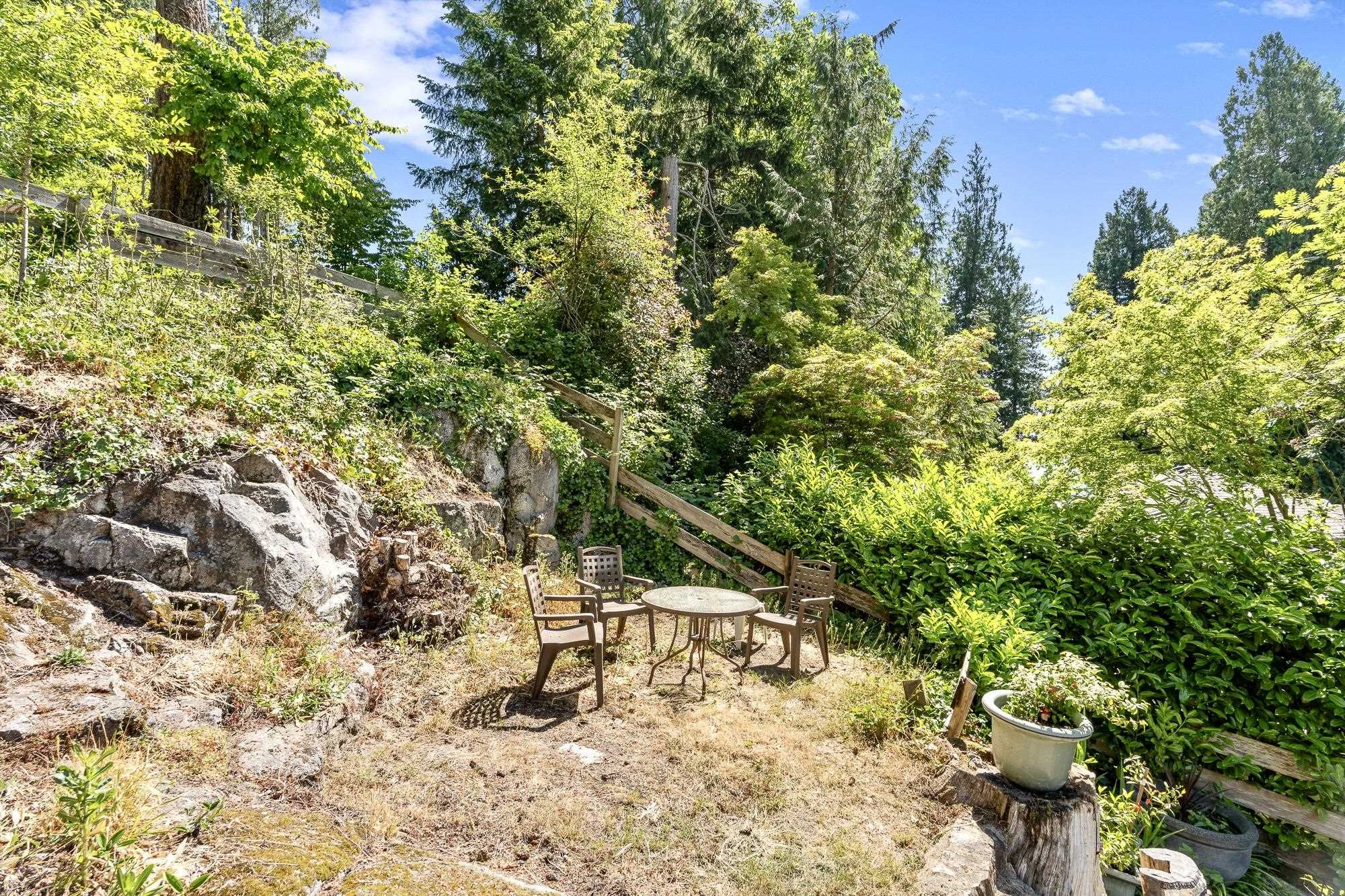 4704 DOGWOOD LANE