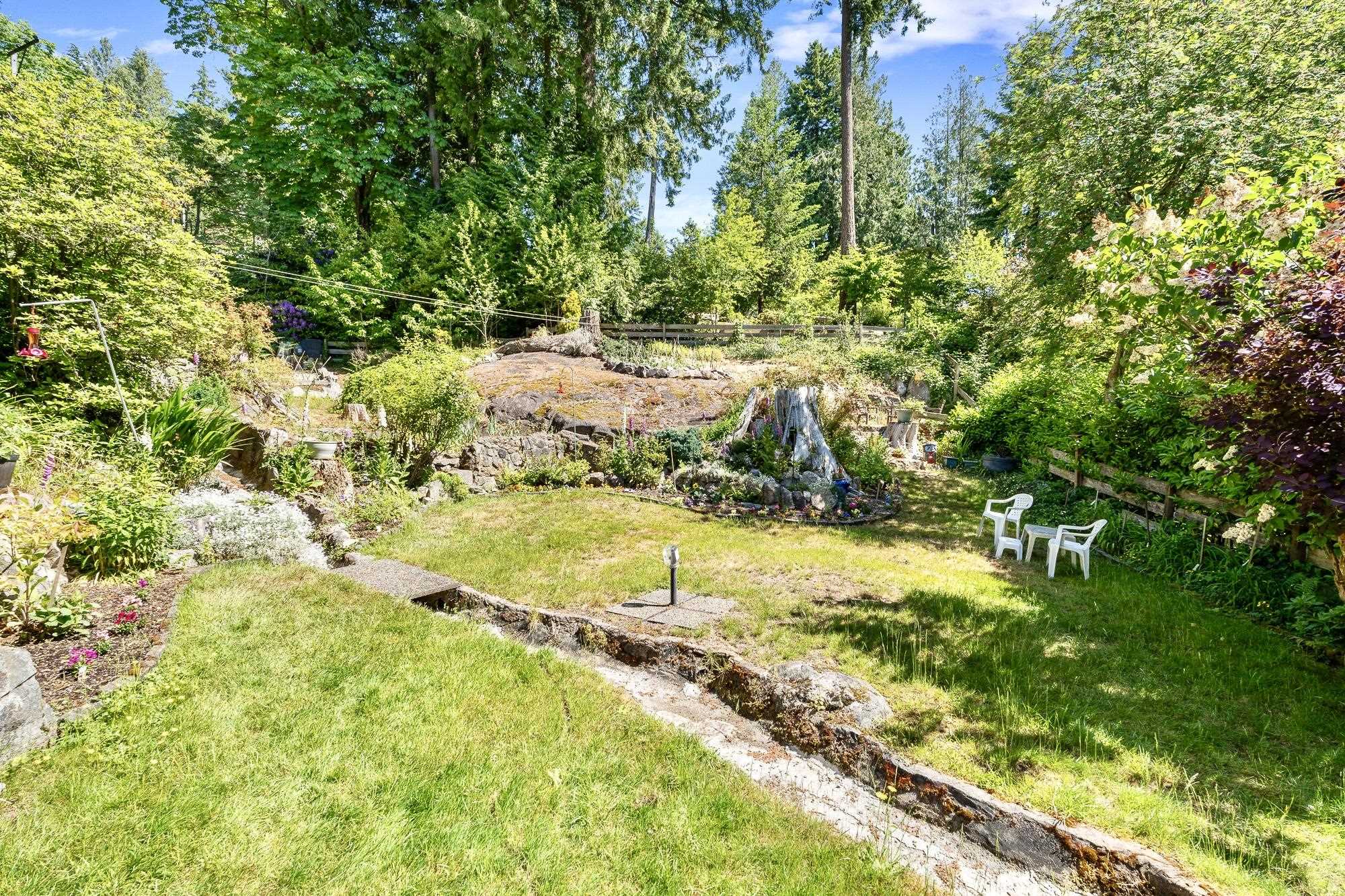4704 DOGWOOD LANE