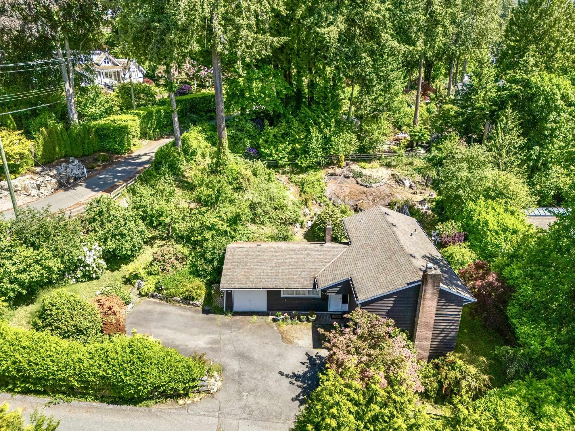4704 DOGWOOD LANE