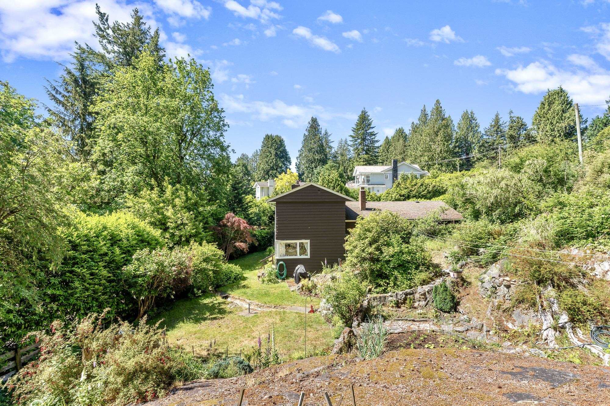 4704 DOGWOOD LANE